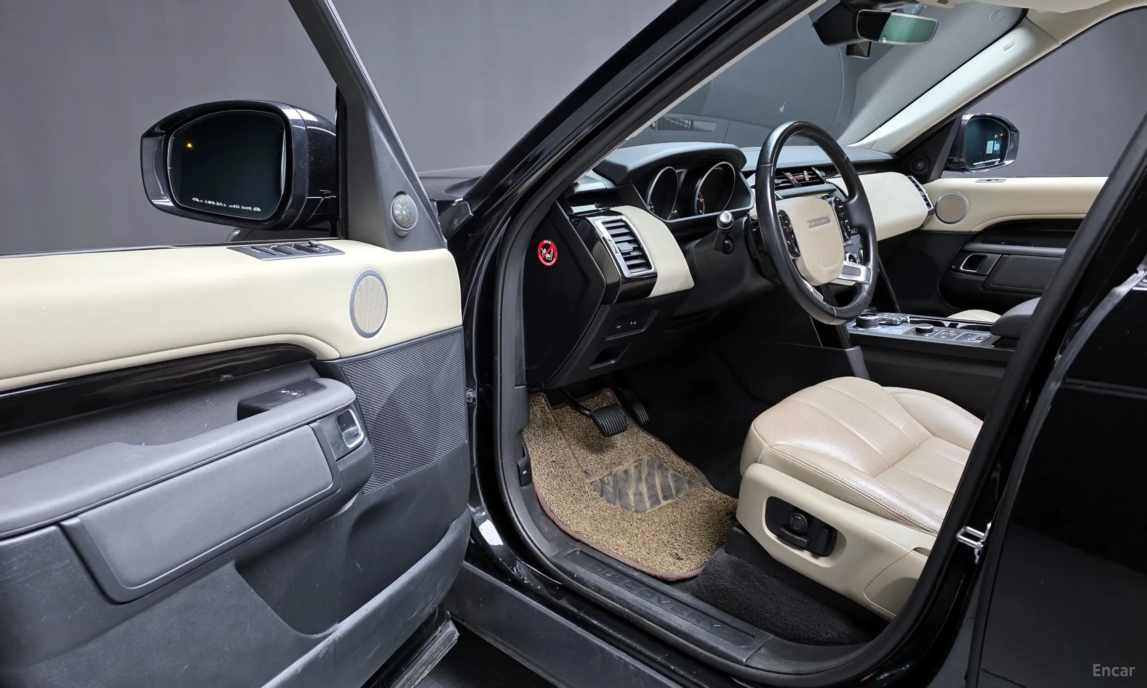 Land Rover Discovery 5 превью 10