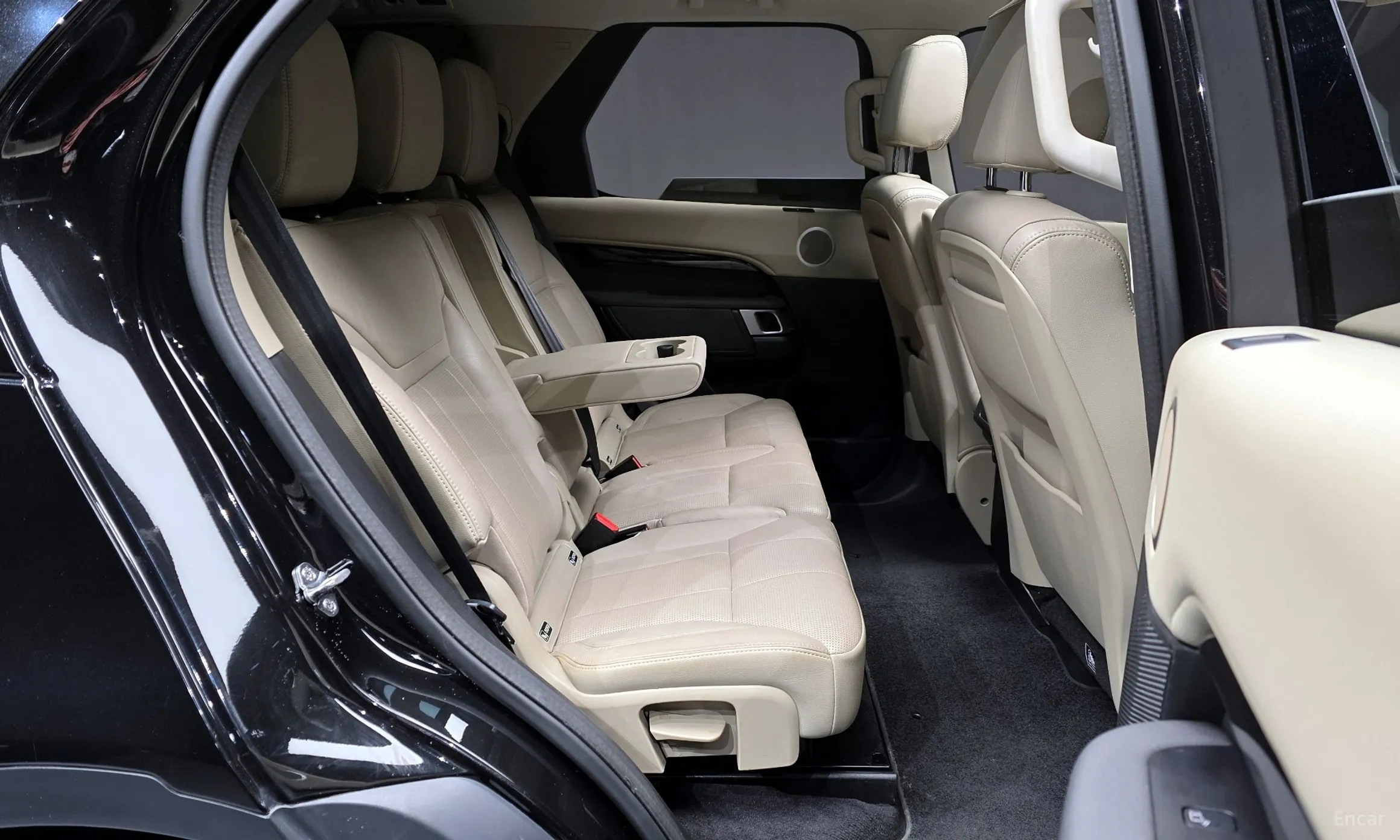 Land Rover Discovery 5 превью 12