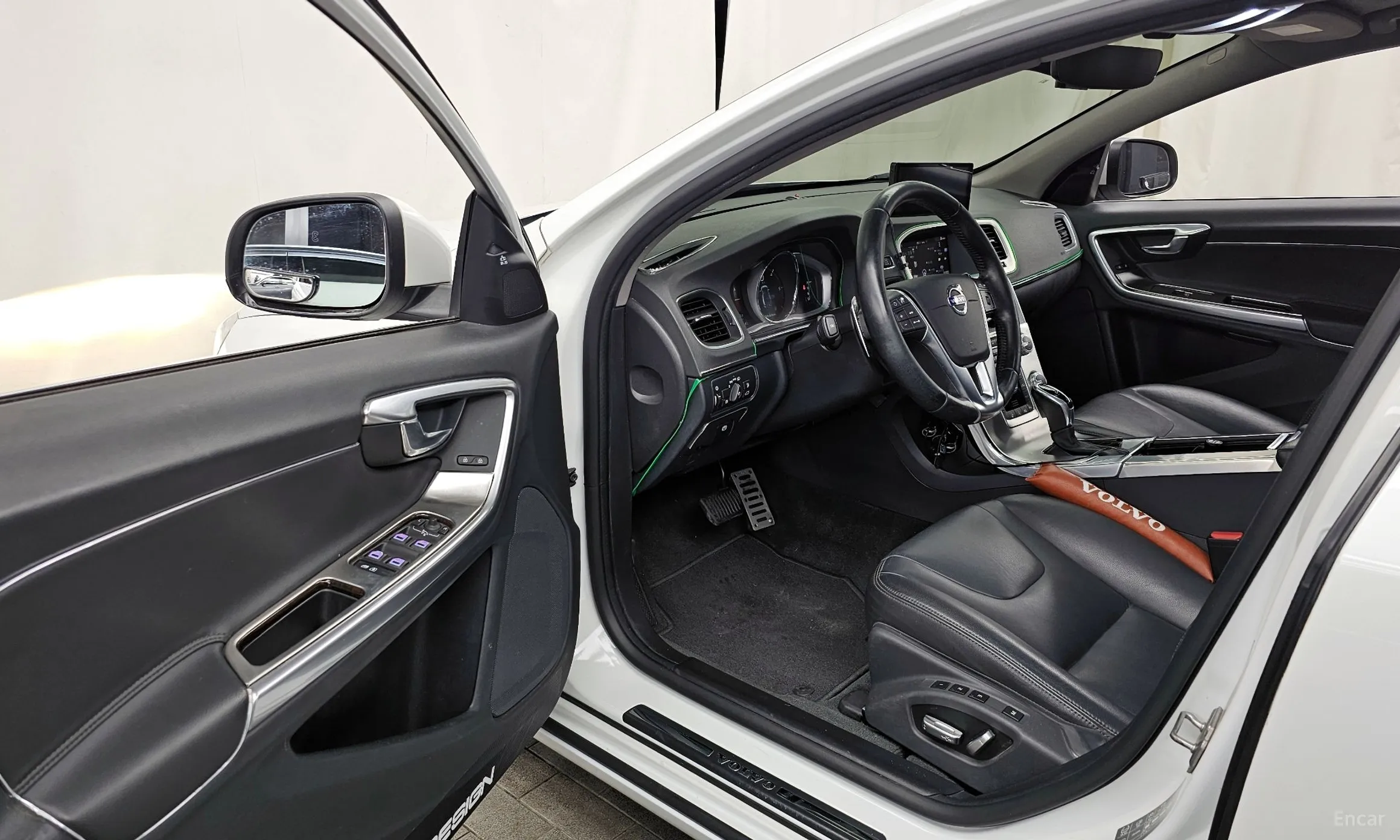 Volvo S60 превью 10