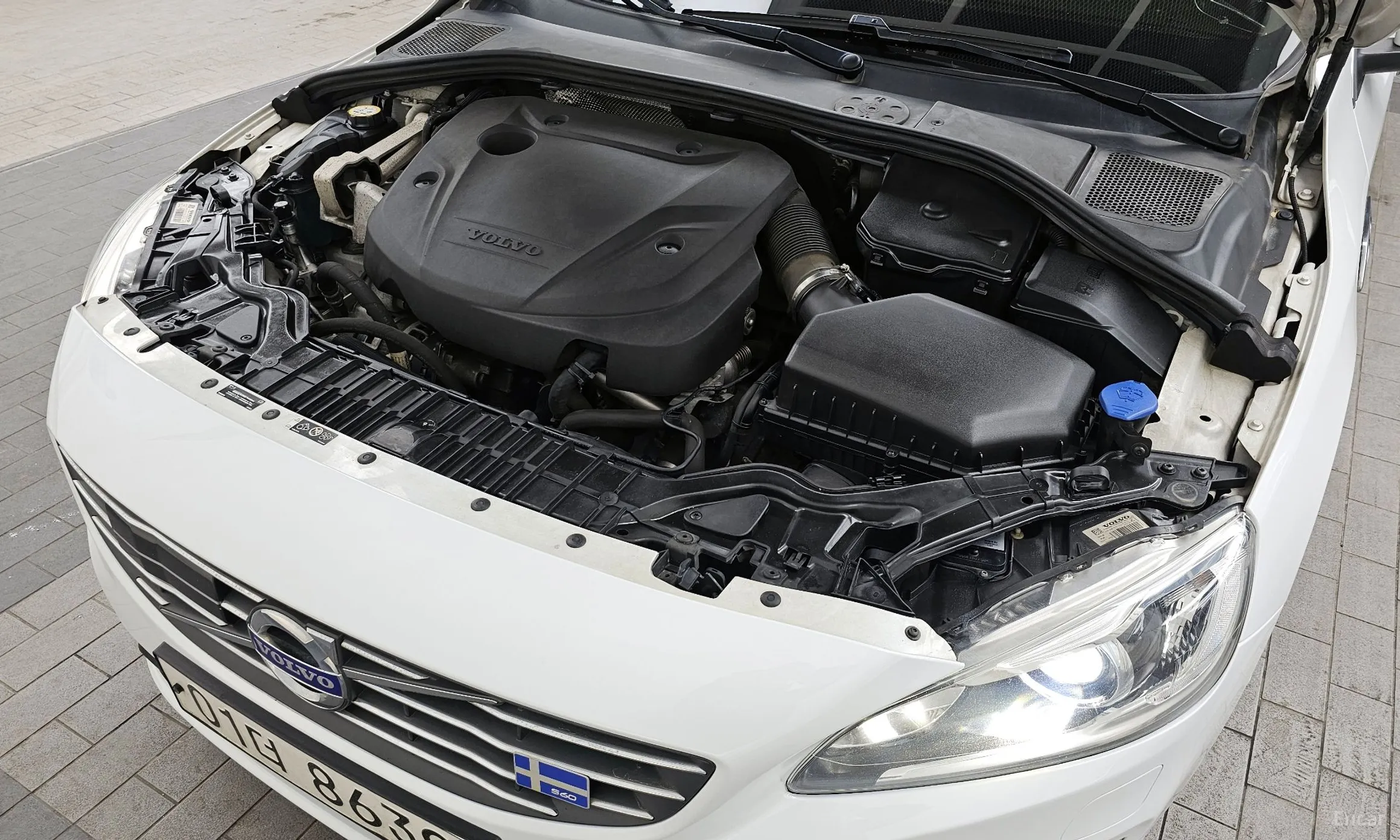 Volvo S60 превью 6