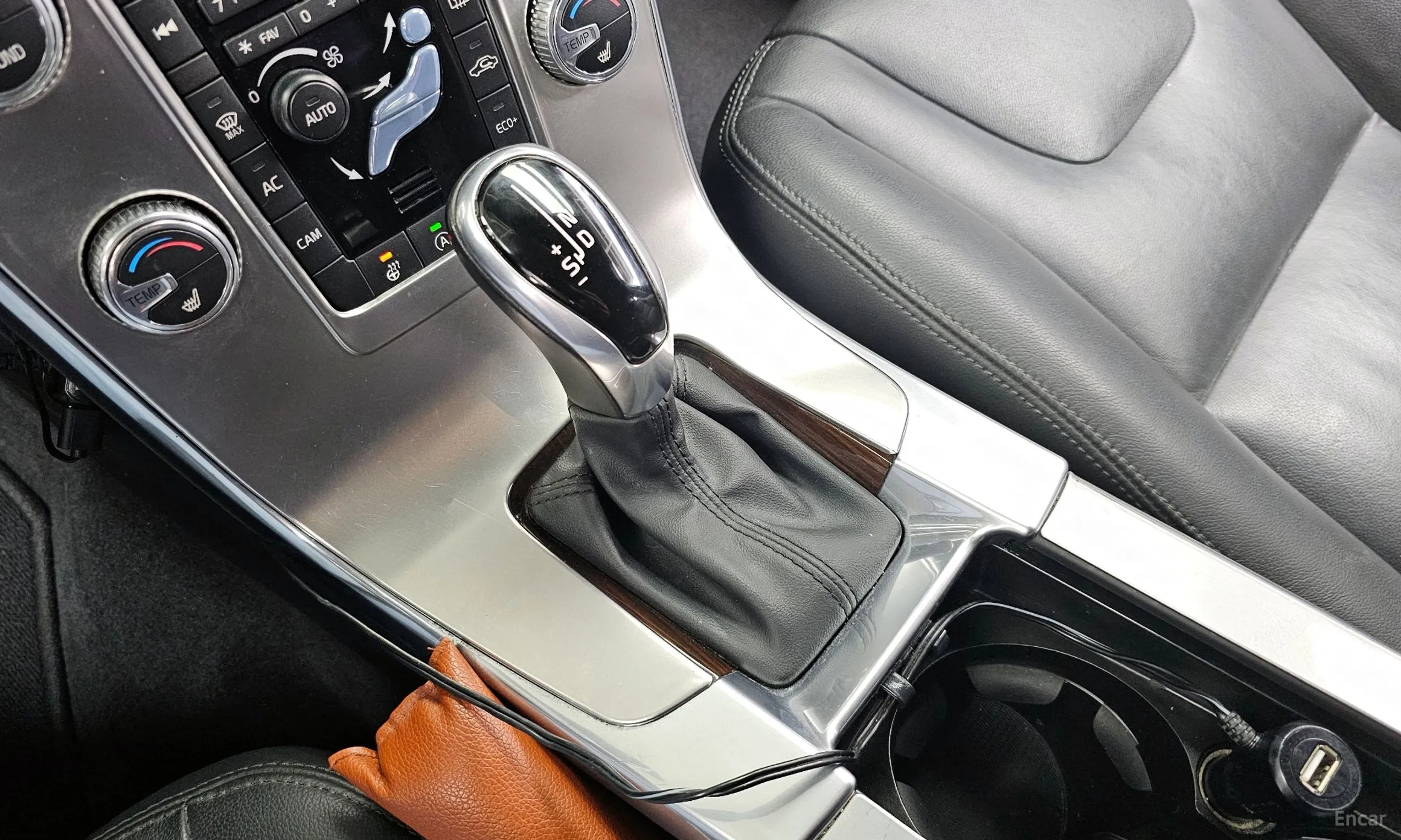 Volvo S60 превью 9