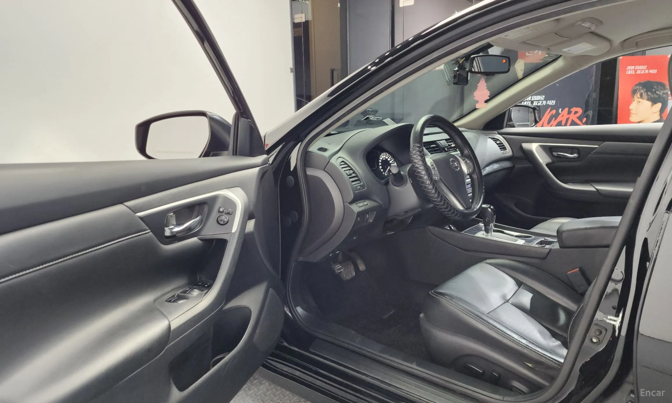 Nissan Altima превью 10