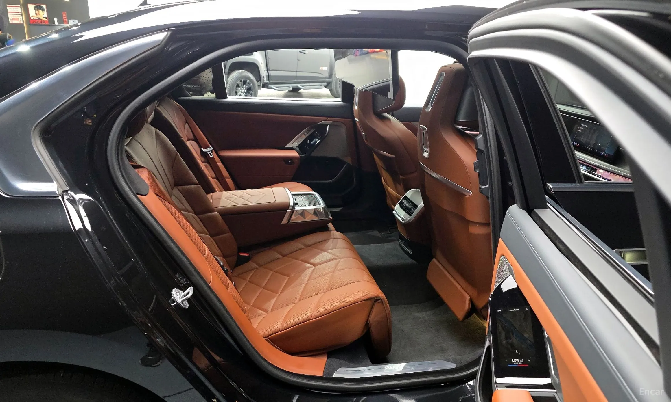 BMW 7 Series (G70) превью 12