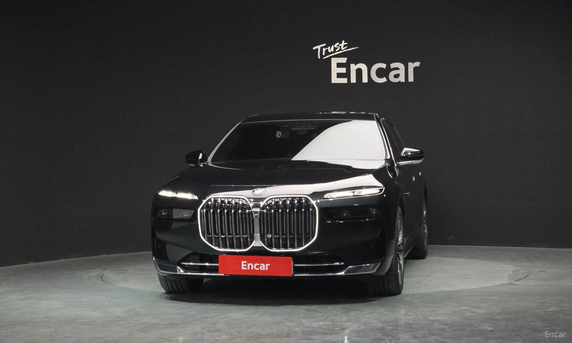BMW 7 Series (G70) превью 3