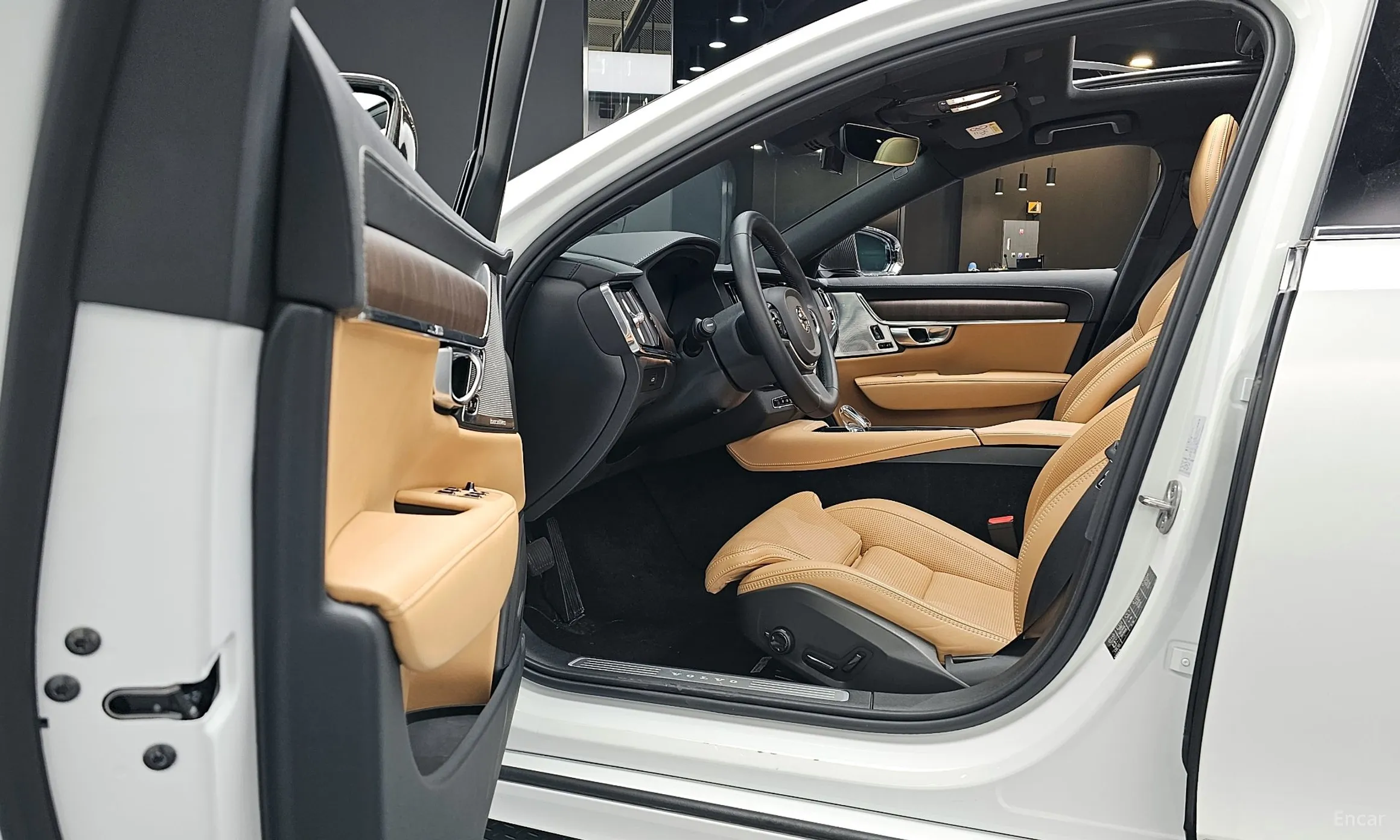 Volvo S90 превью 10