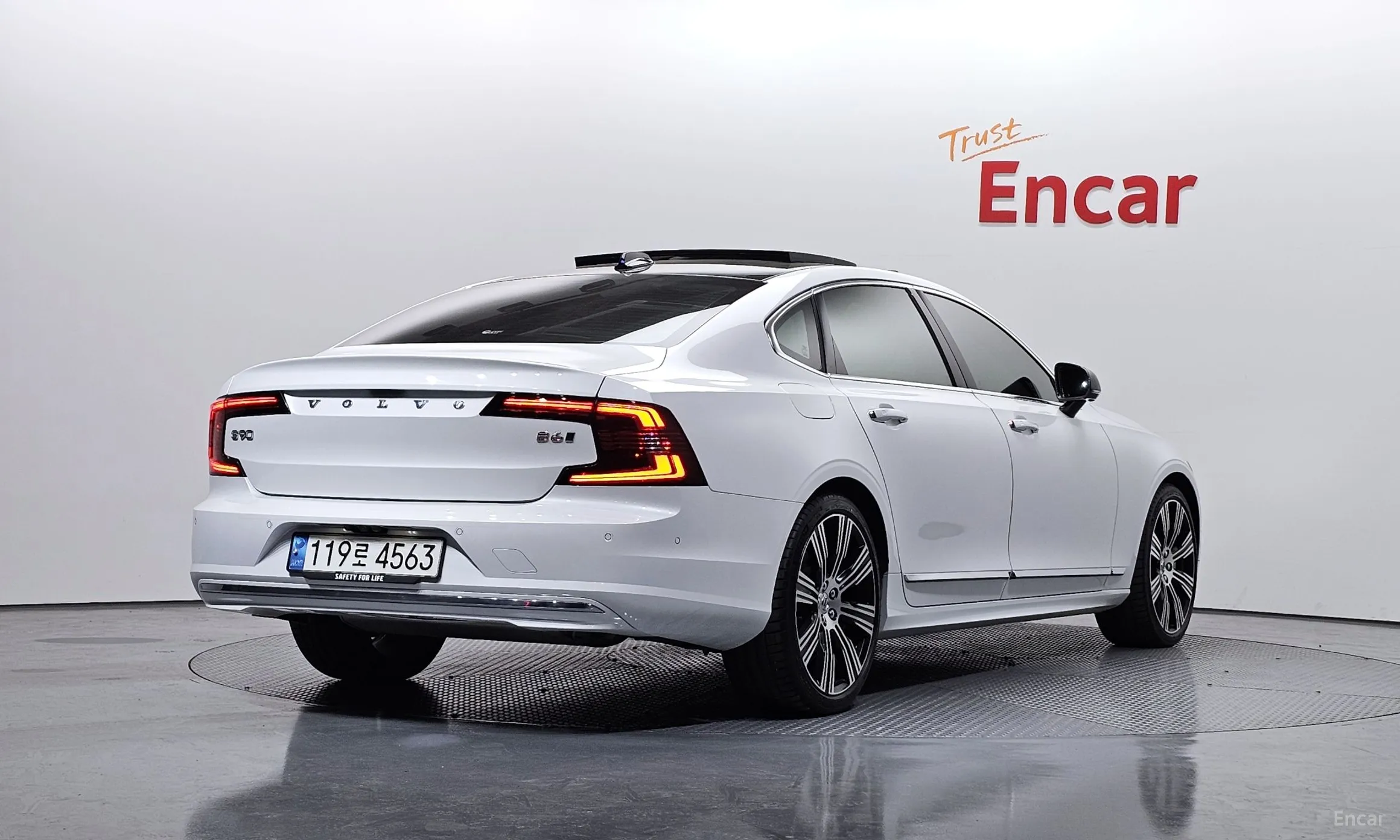 Volvo S90