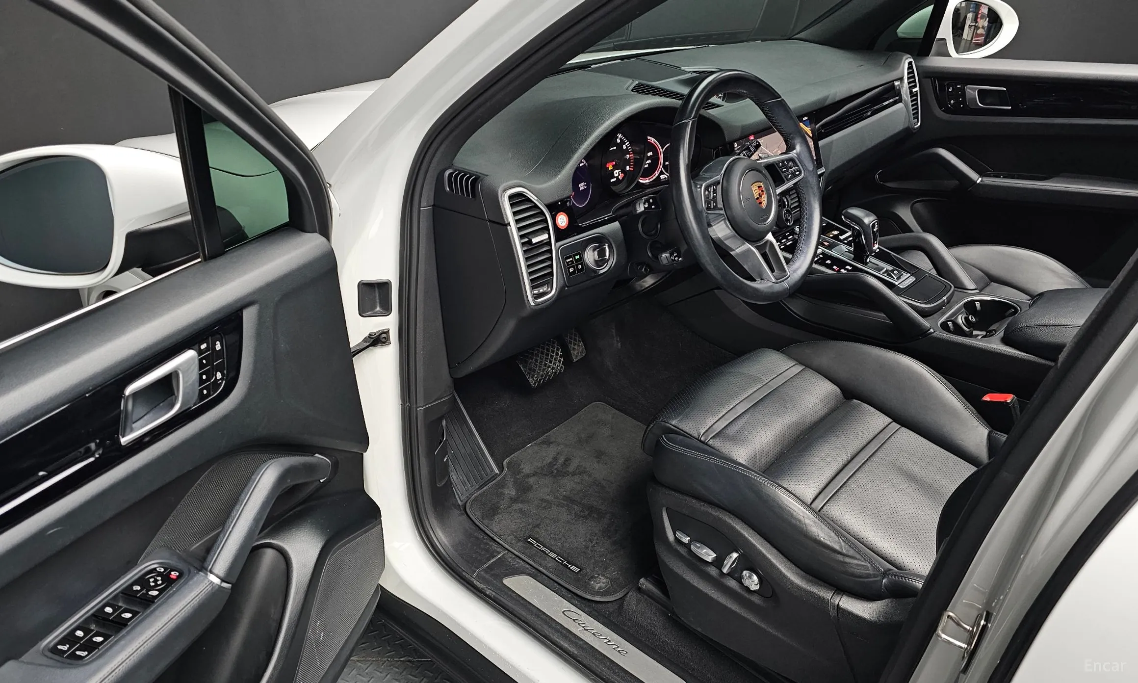 Porsche Cayenne (PO536) превью 11