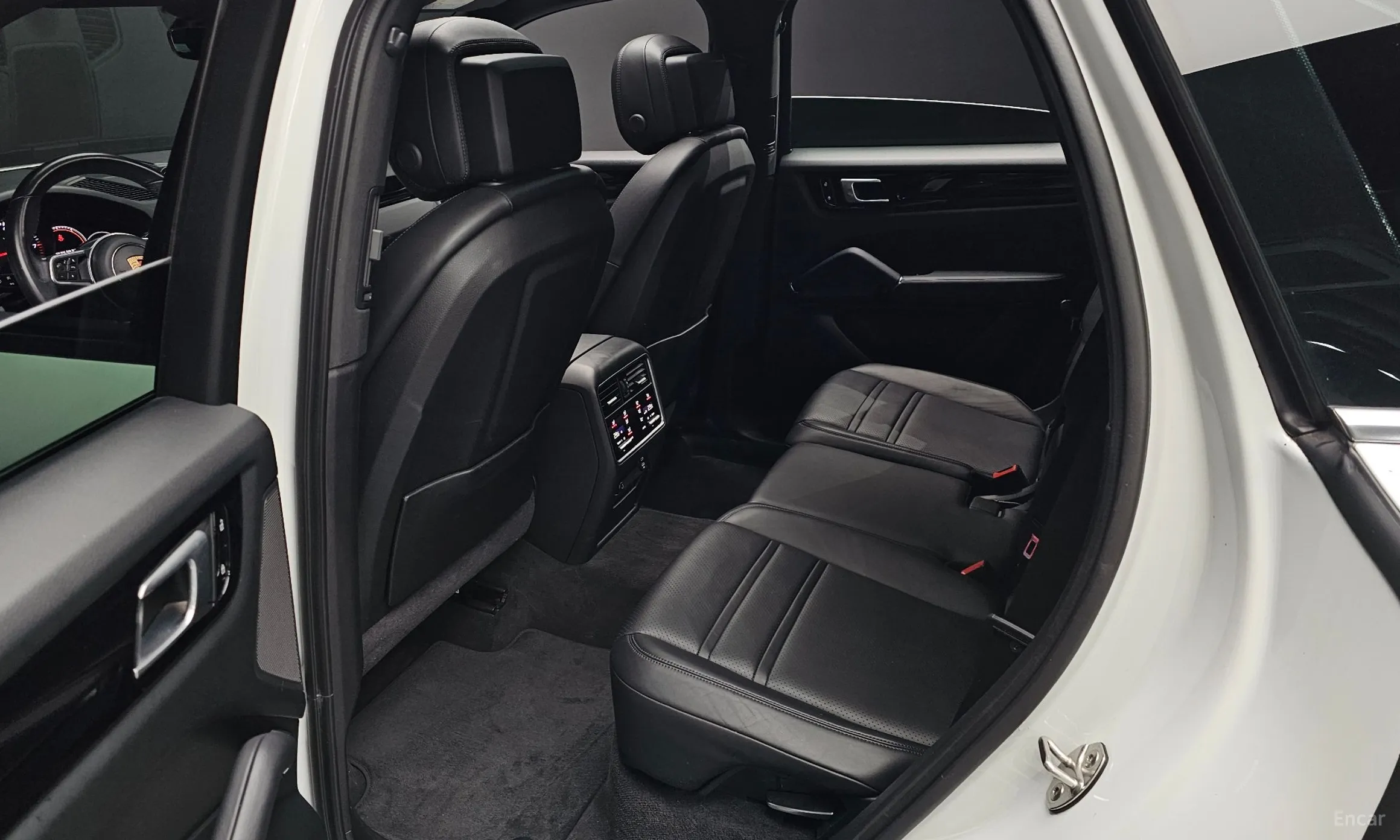Porsche Cayenne (PO536) превью 12