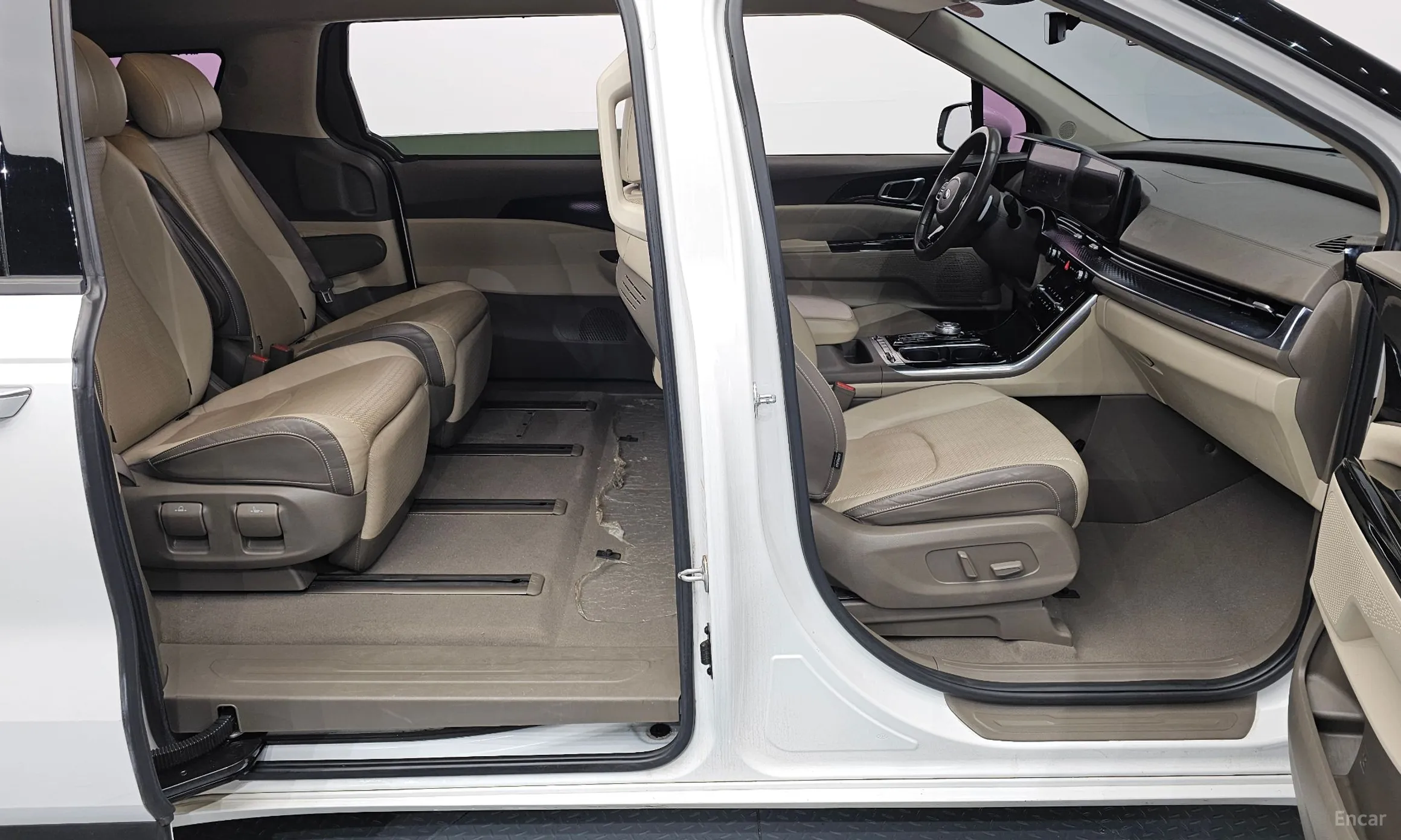 Kia Carnival Gen 4 превью 10