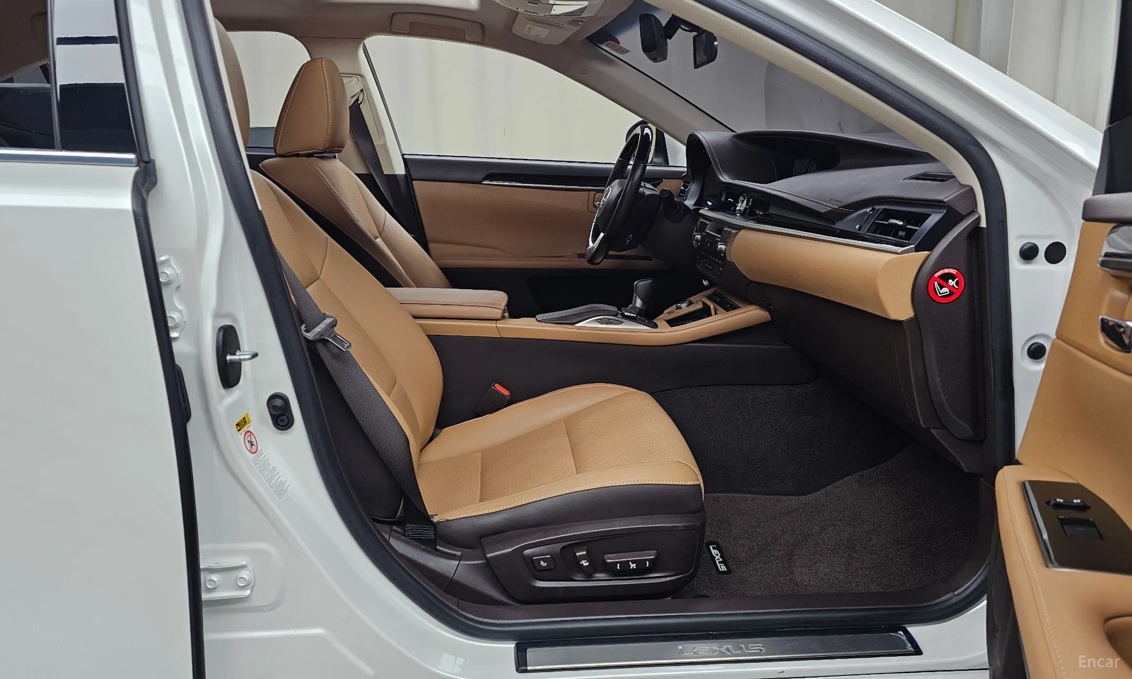 Lexus New ES300h превью 11