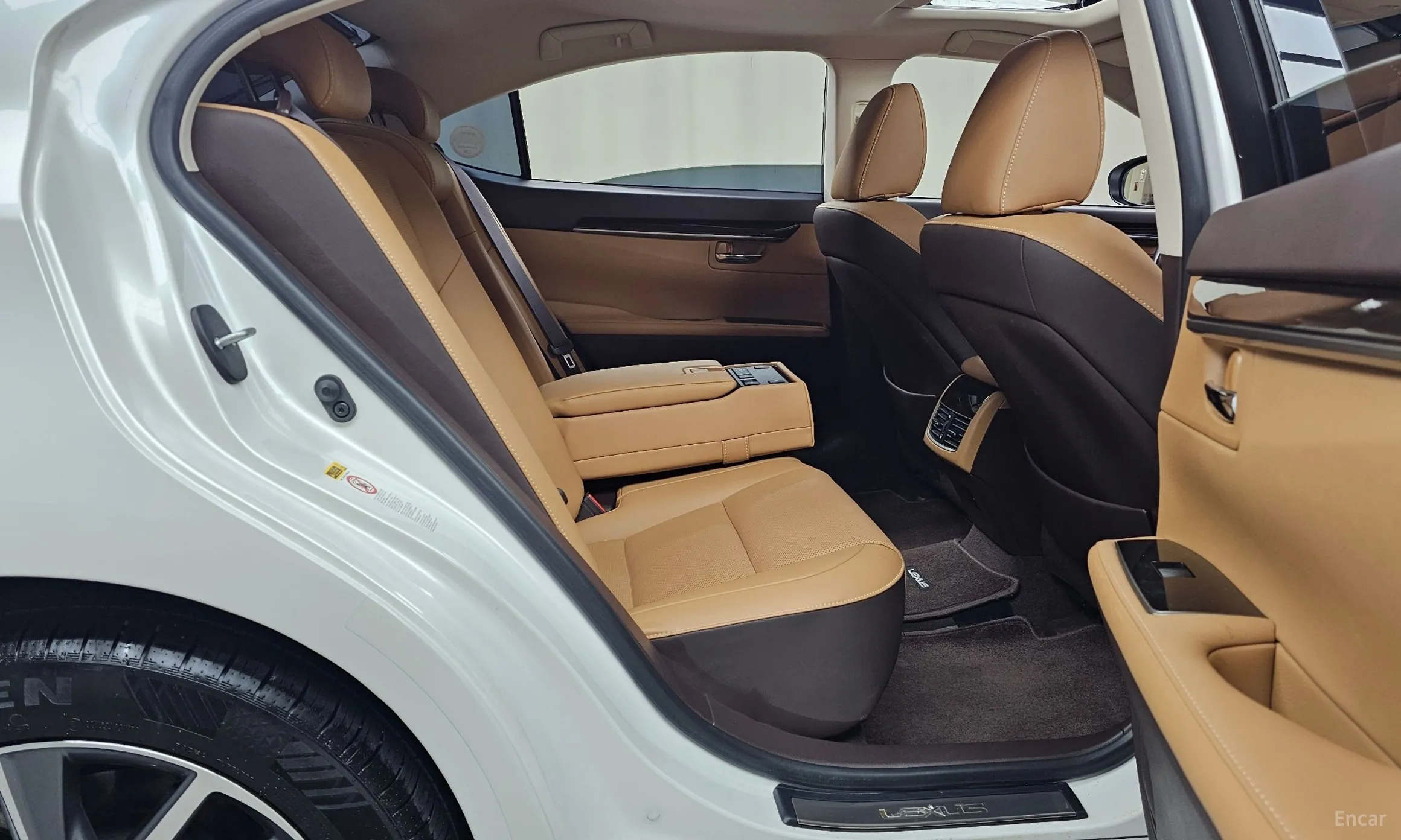 Lexus New ES300h превью 12