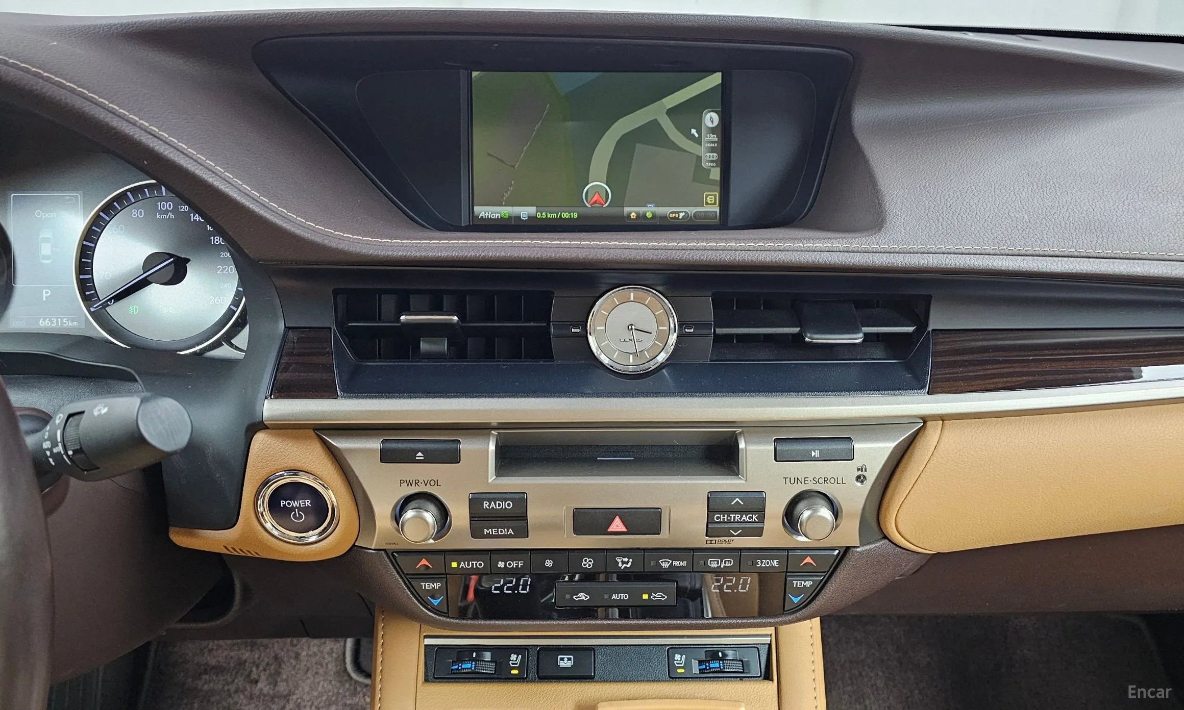 Lexus New ES300h превью 16