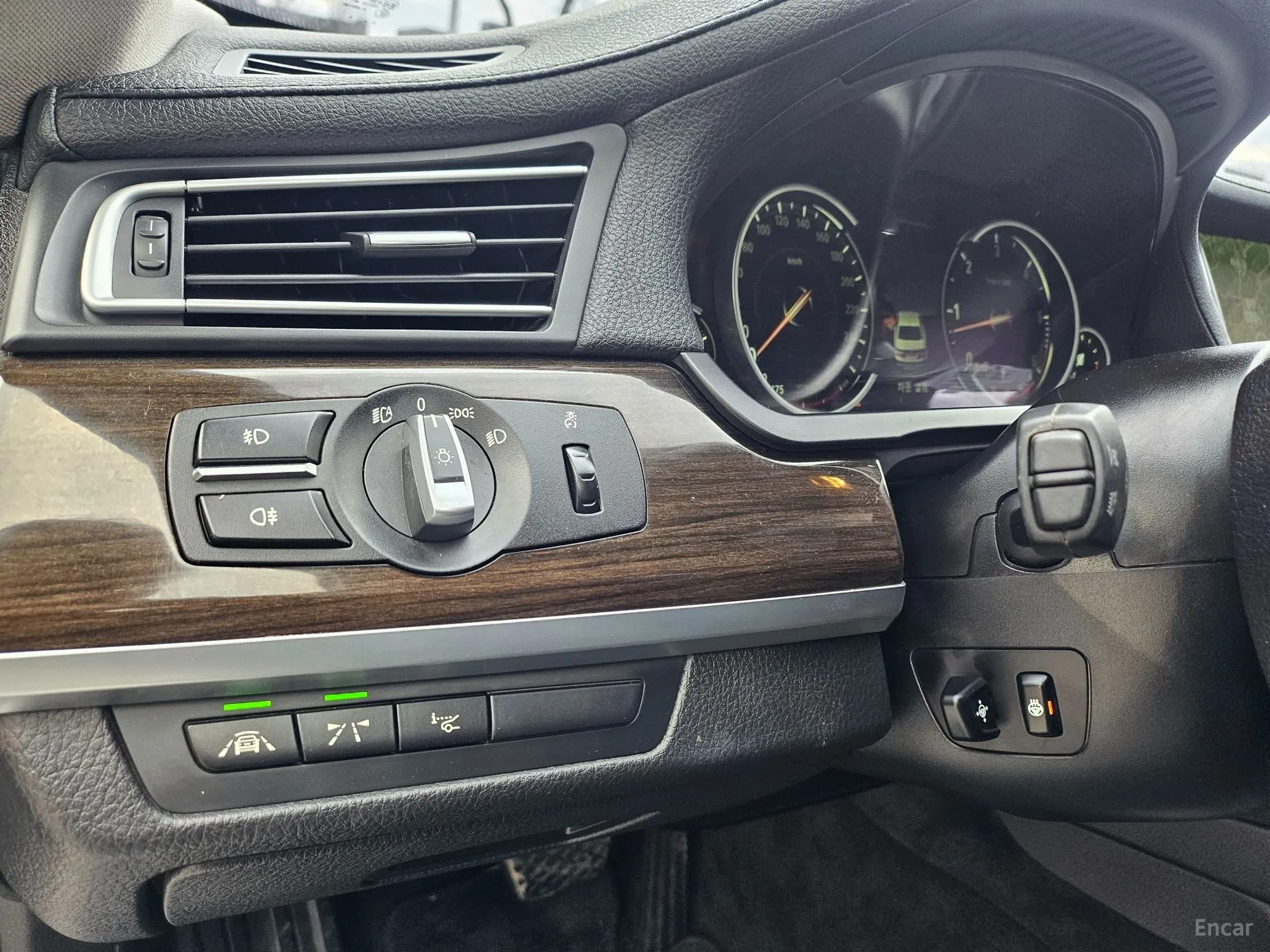 BMW 7 Series (F01) превью 11