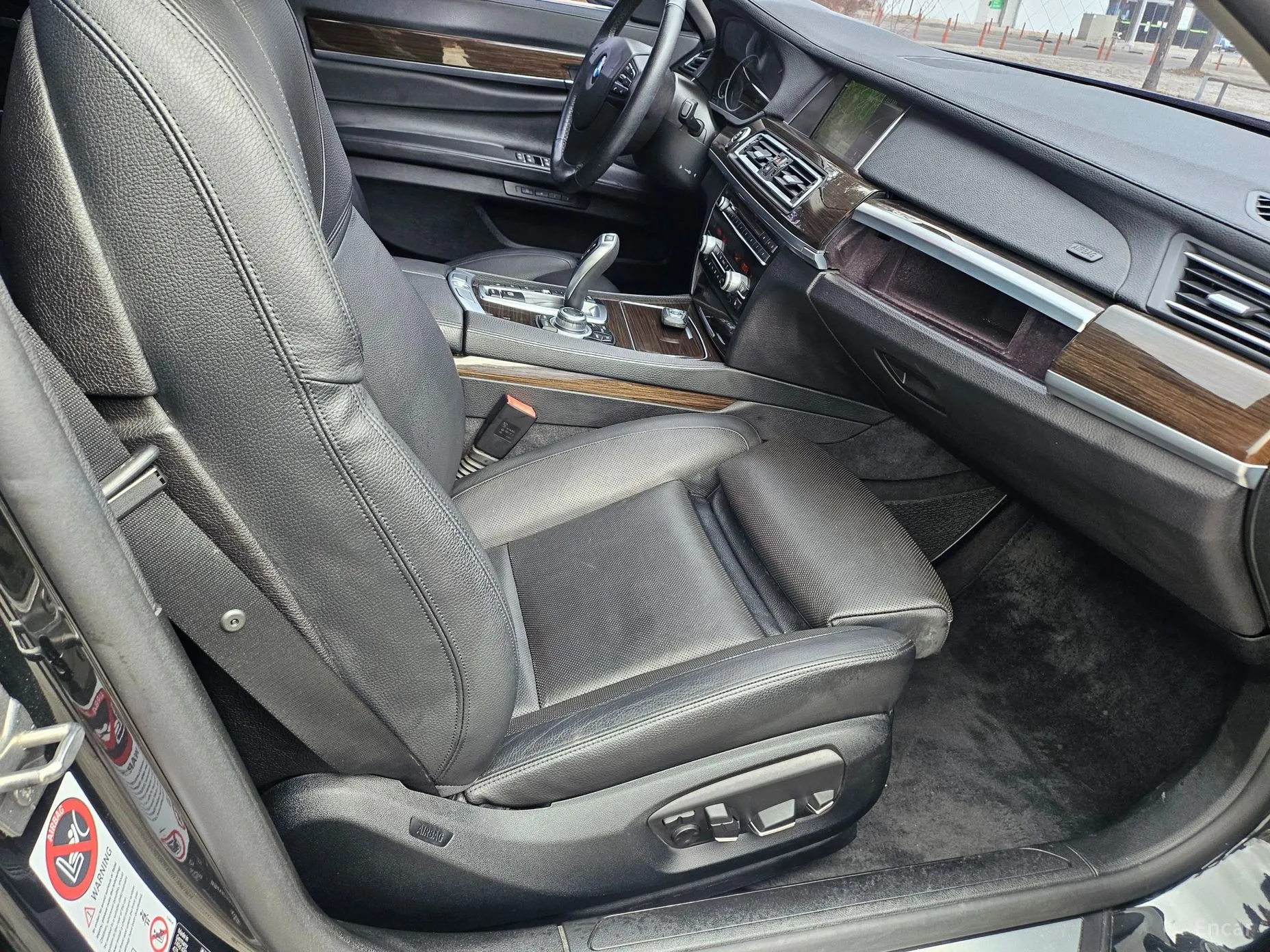 BMW 7 Series (F01) превью 12