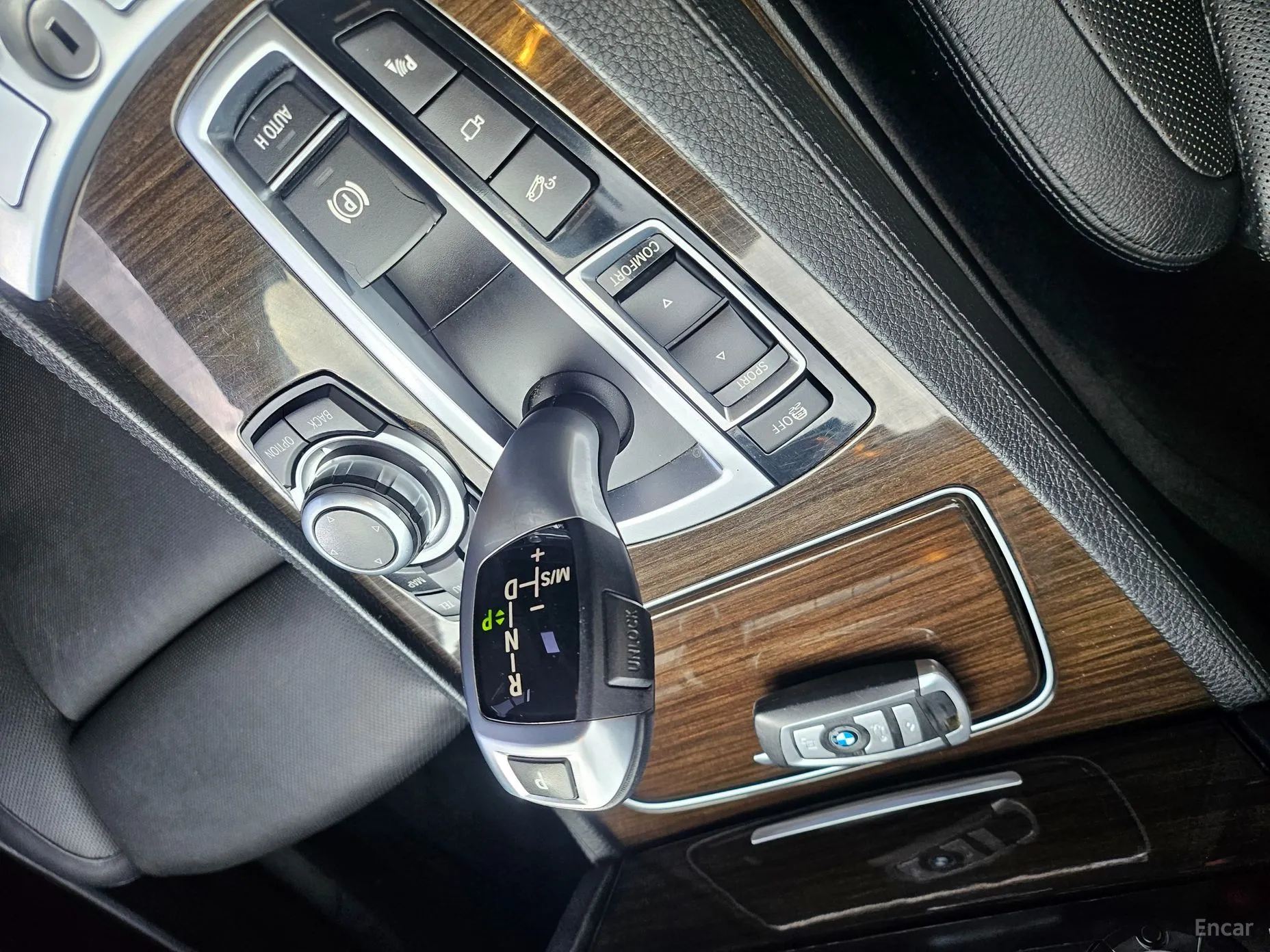 BMW 7 Series (F01) превью 18