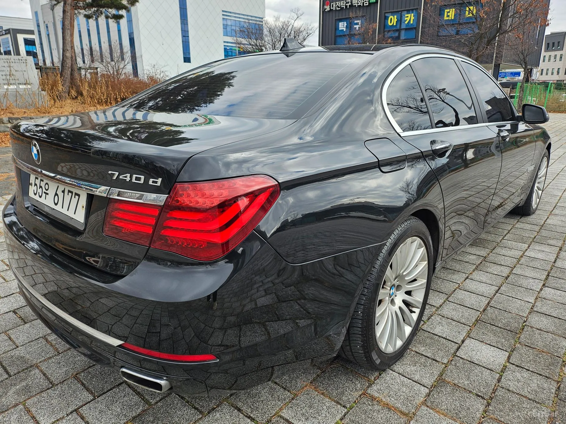 BMW 7 Series (F01) превью 5