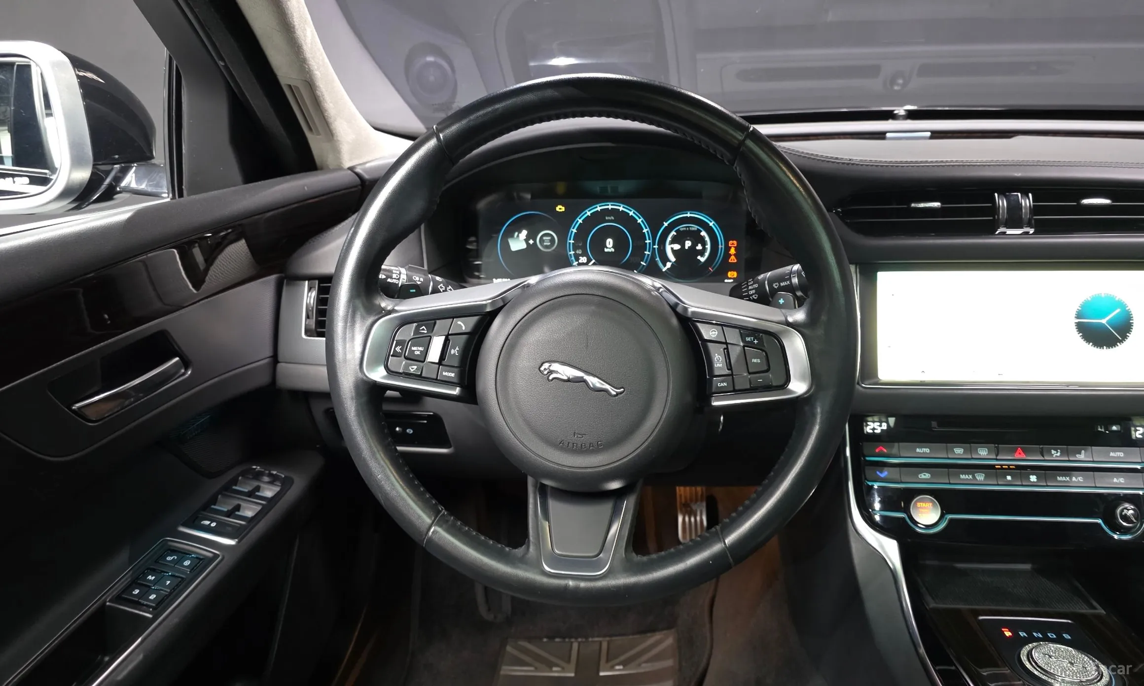 Jaguar XF (x260) превью 13