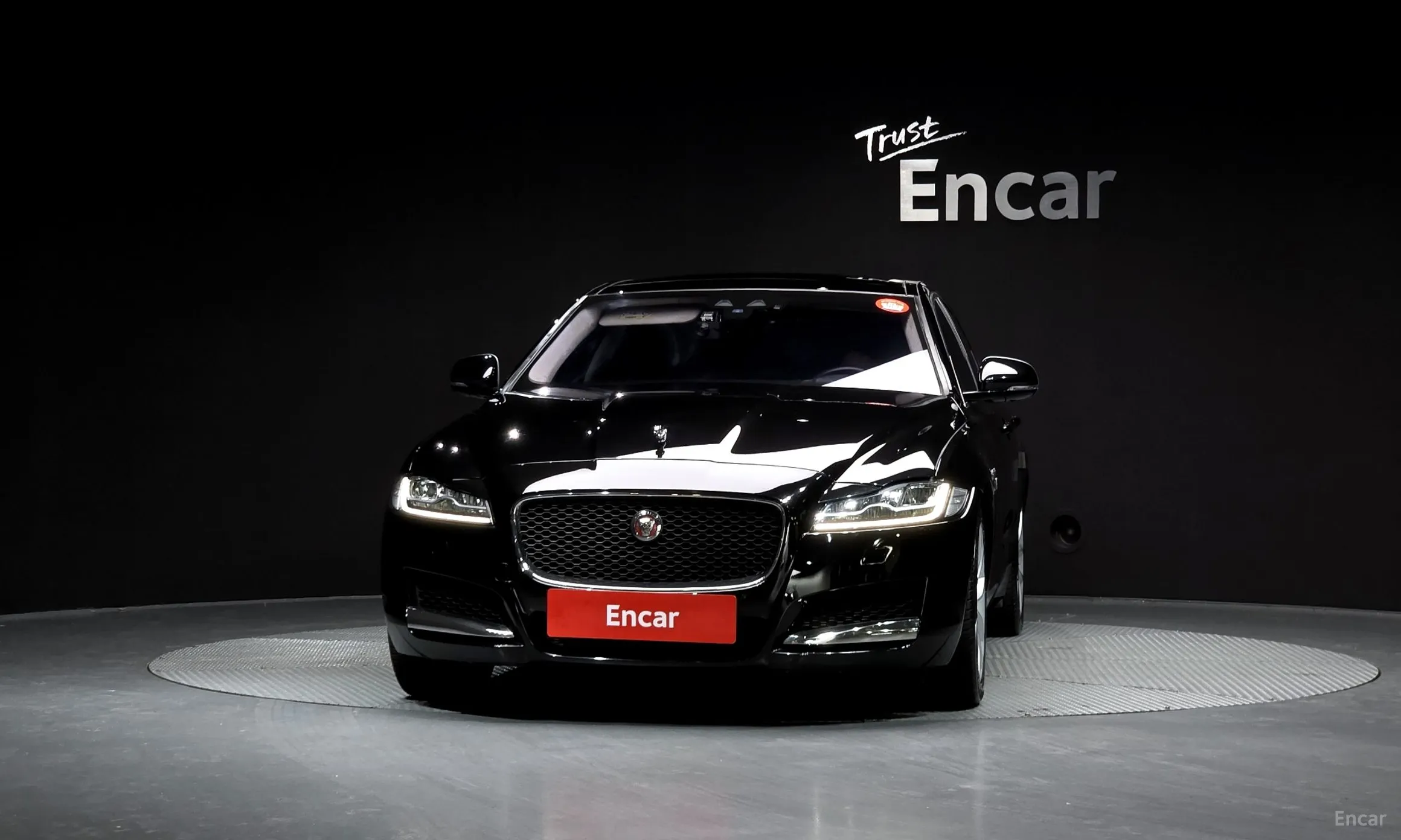 Jaguar XF (x260) превью 3