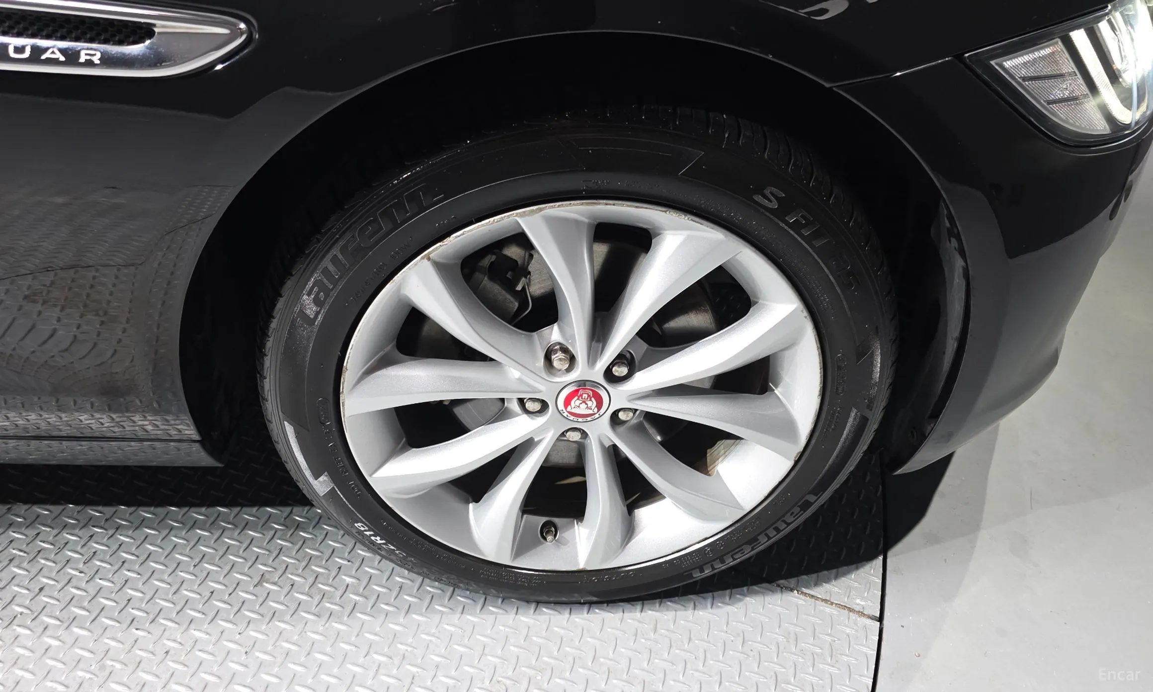 Jaguar XF (x260) превью 5