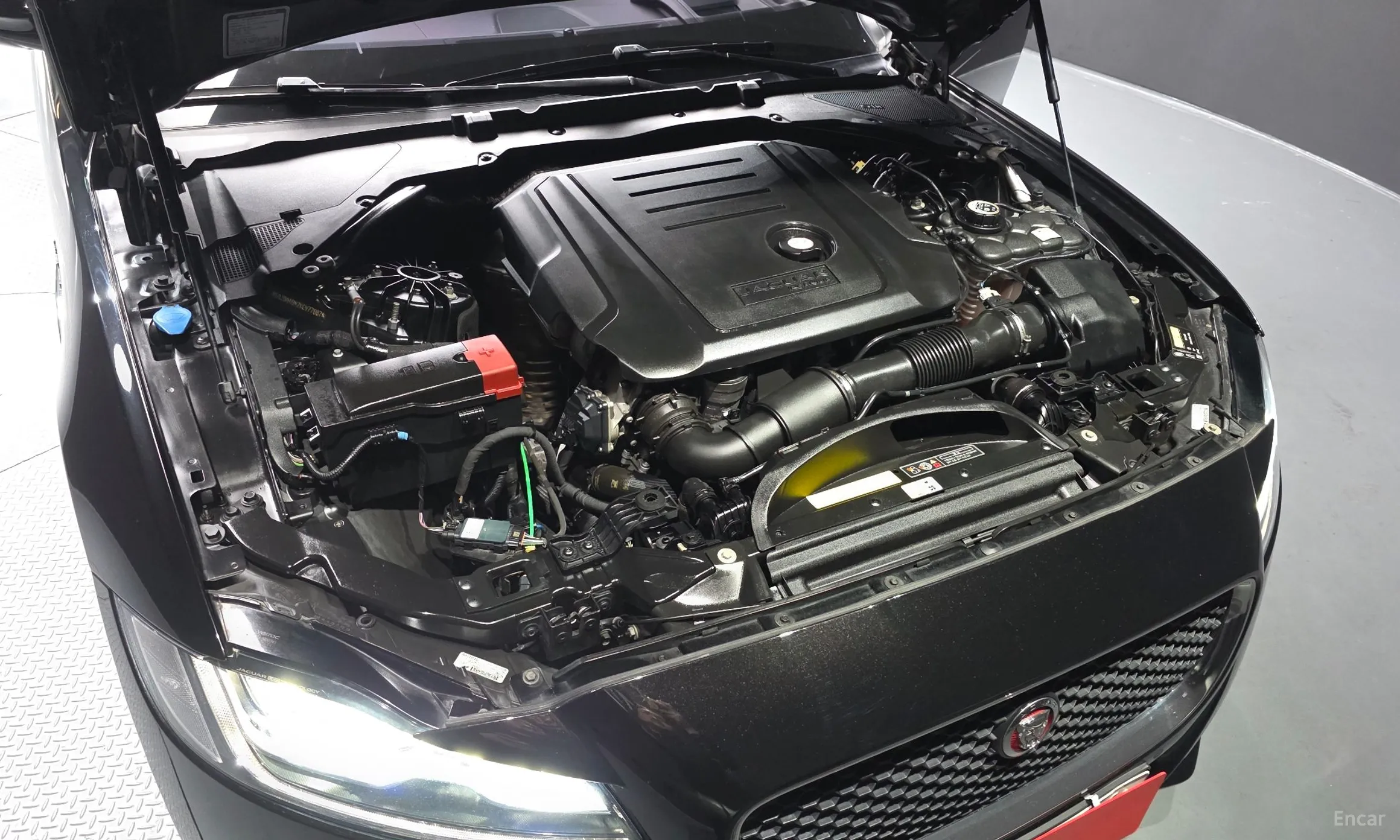 Jaguar XF (x260) превью 6
