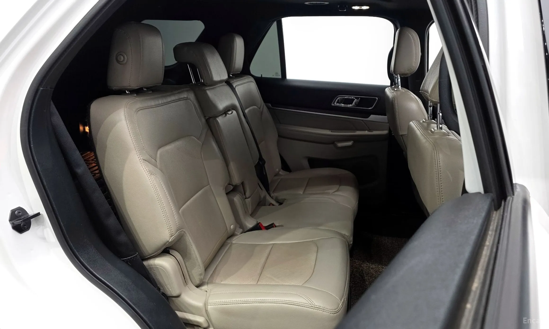 Ford Explorer превью 12