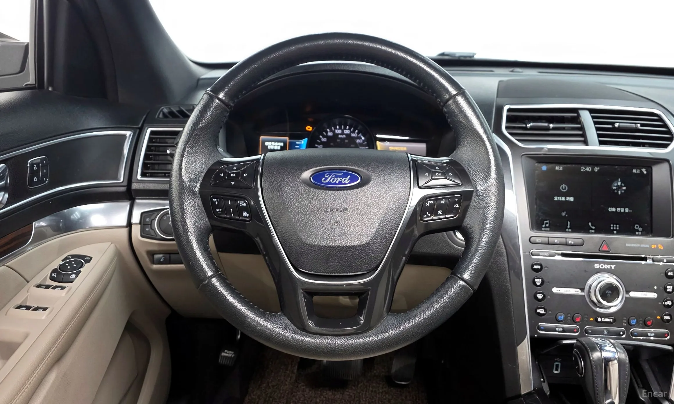 Ford Explorer превью 13