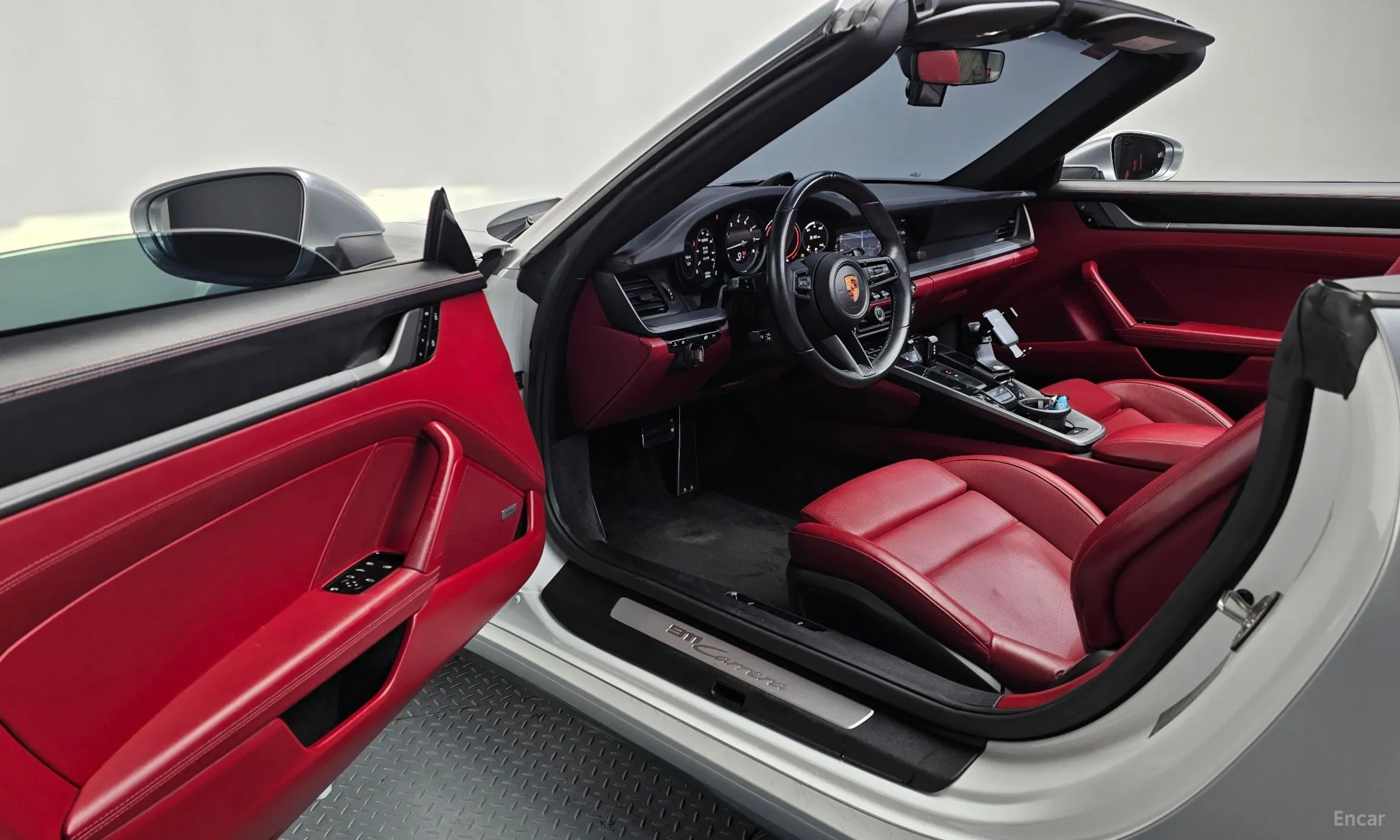 Porsche 911 (992) превью 10