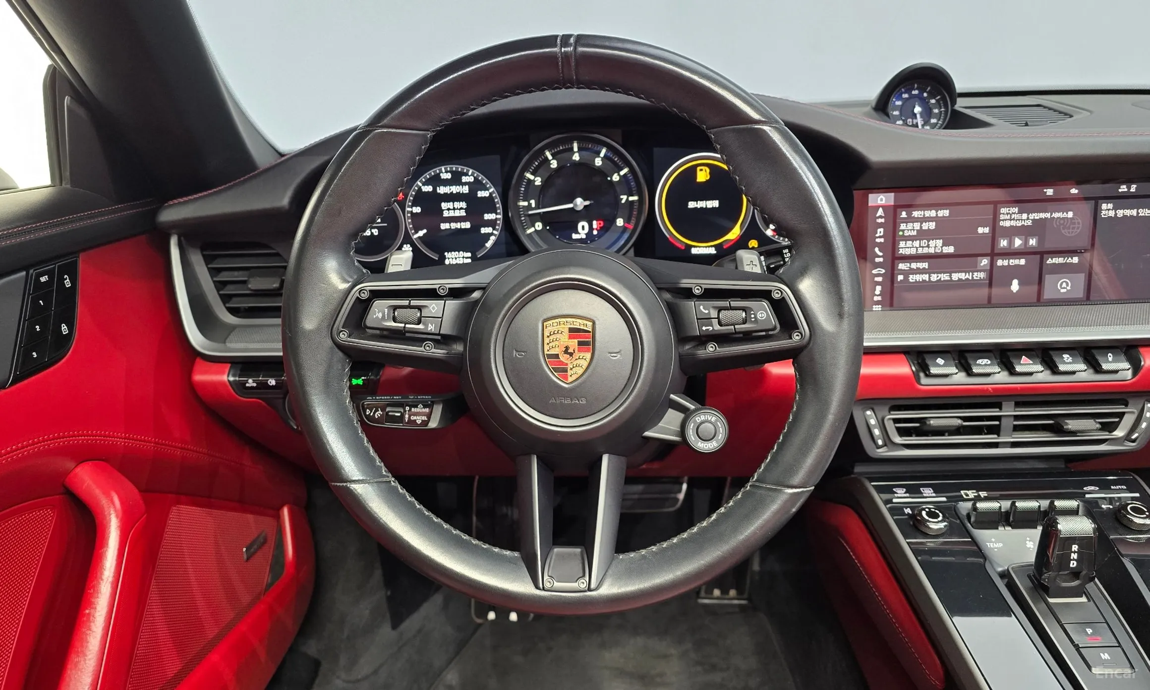Porsche 911 (992) превью 13