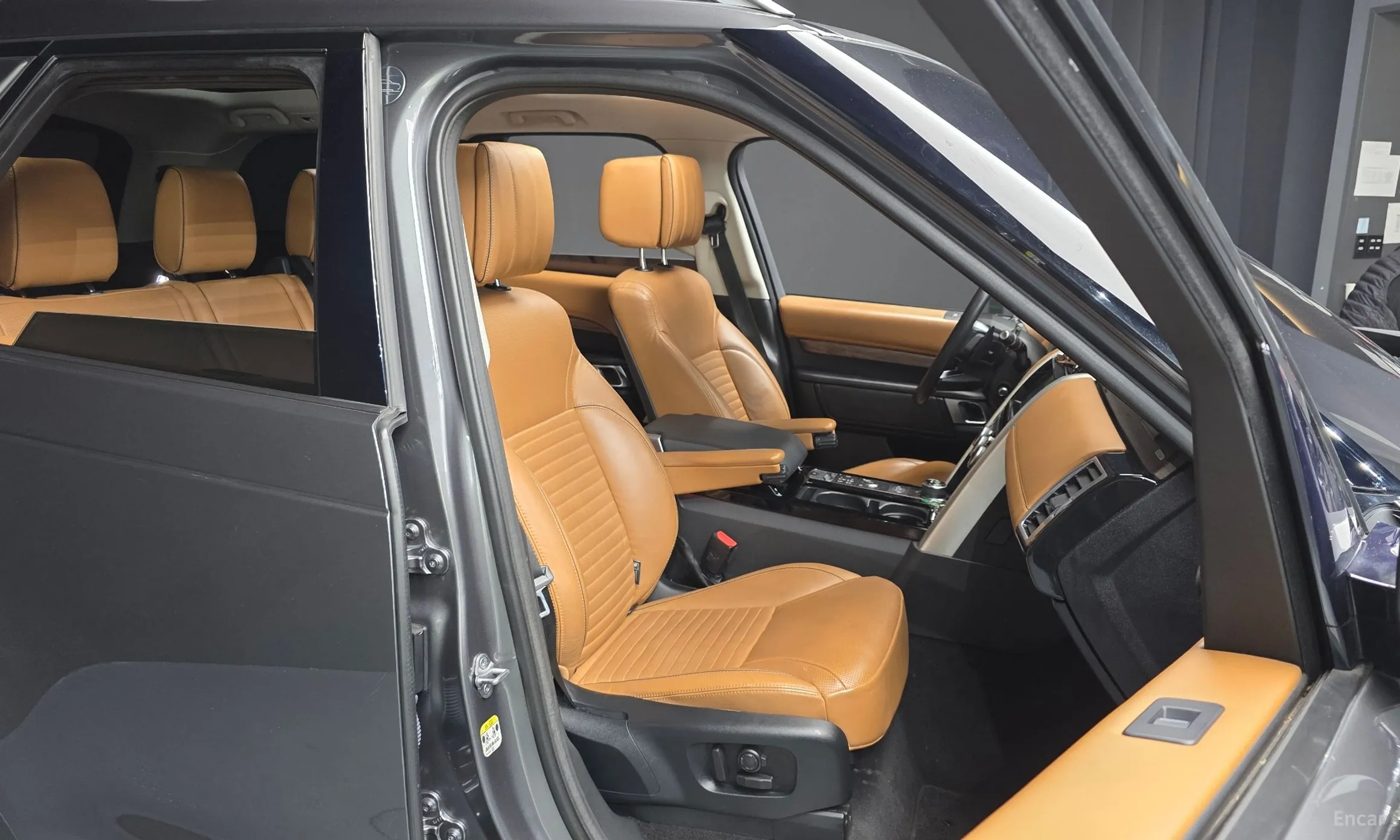 Land Rover Discovery 5 превью 12