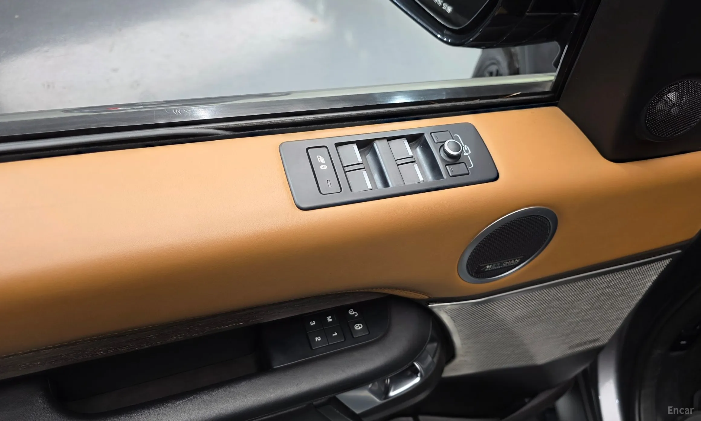 Land Rover Discovery 5 превью 14