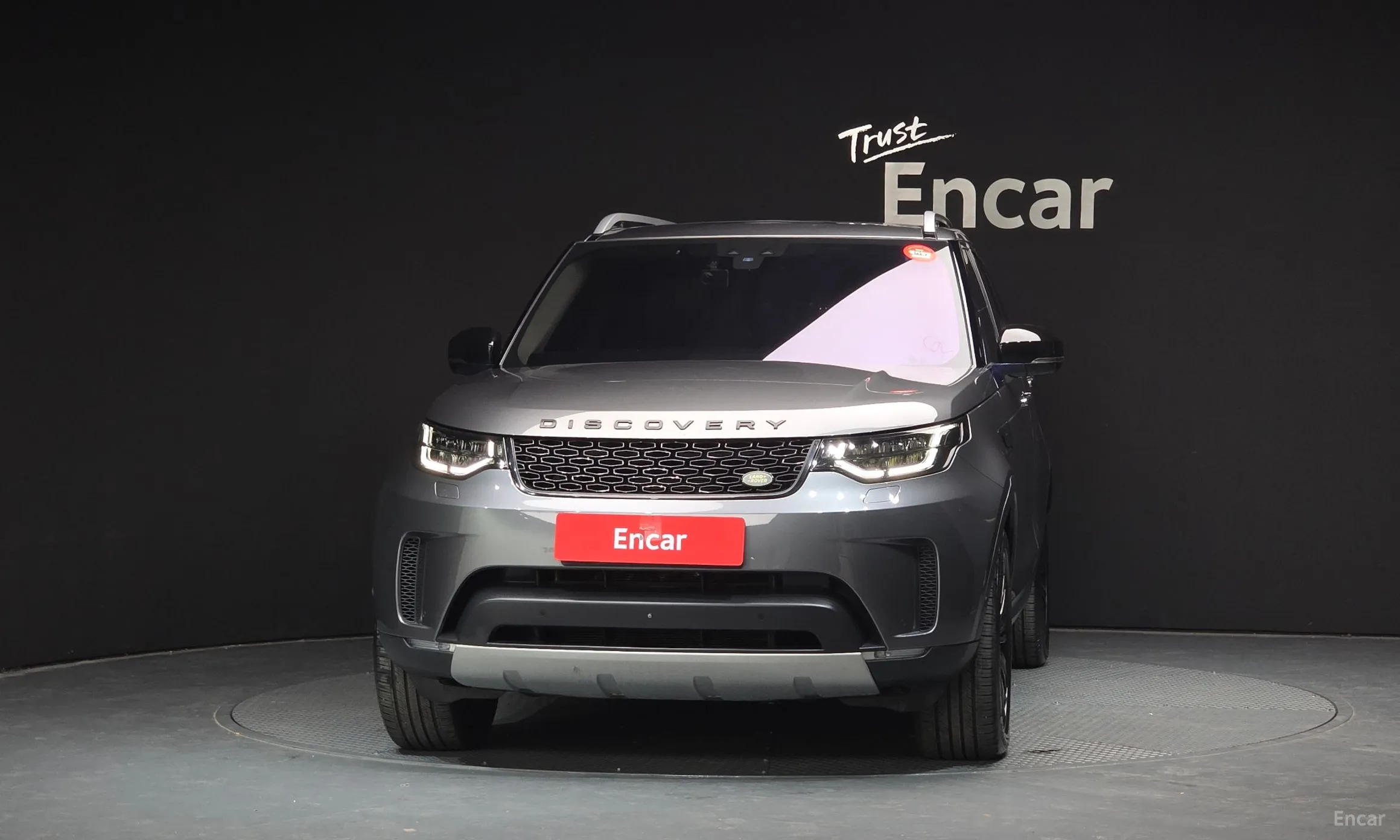 Land Rover Discovery 5 превью 3