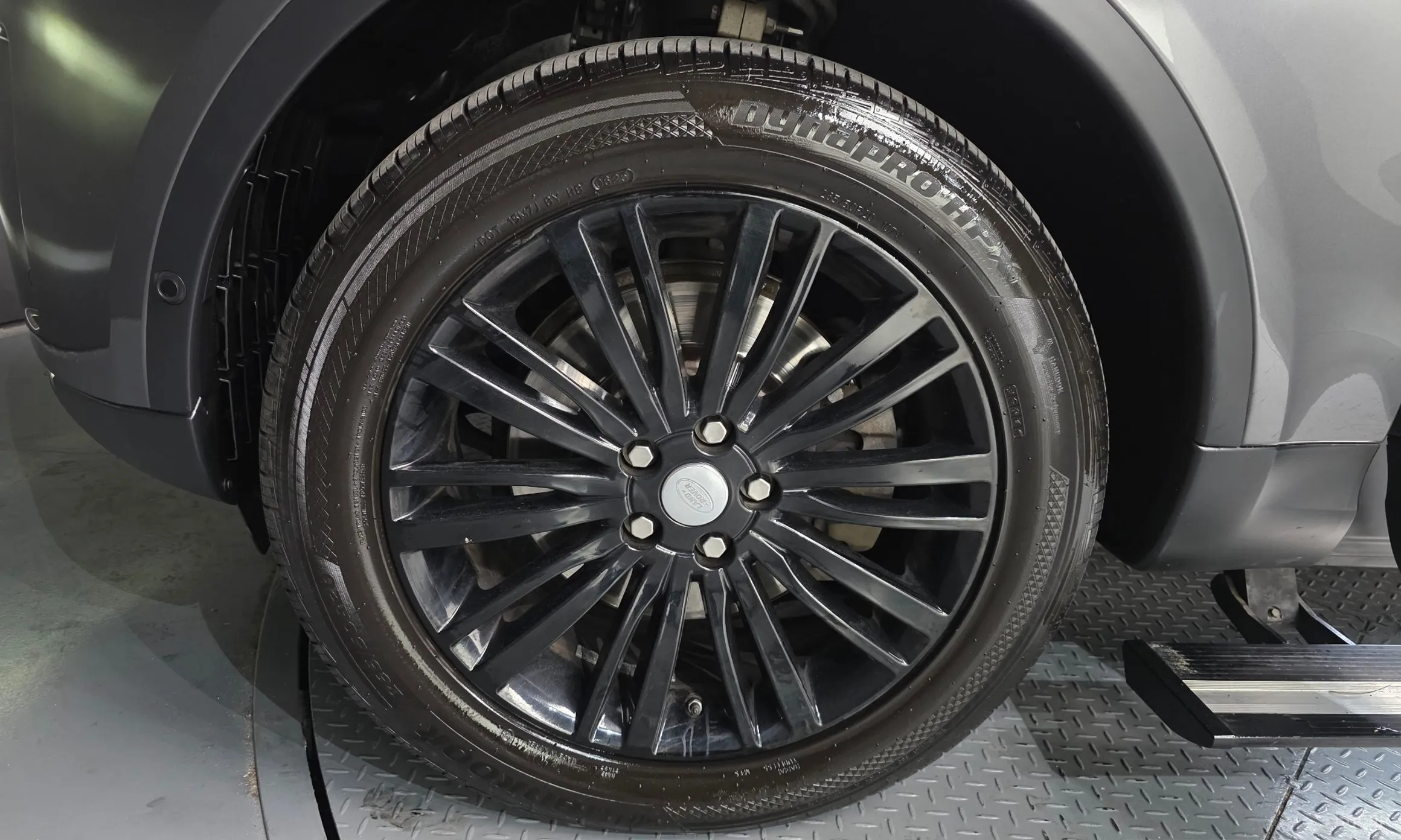 Land Rover Discovery 5 превью 5