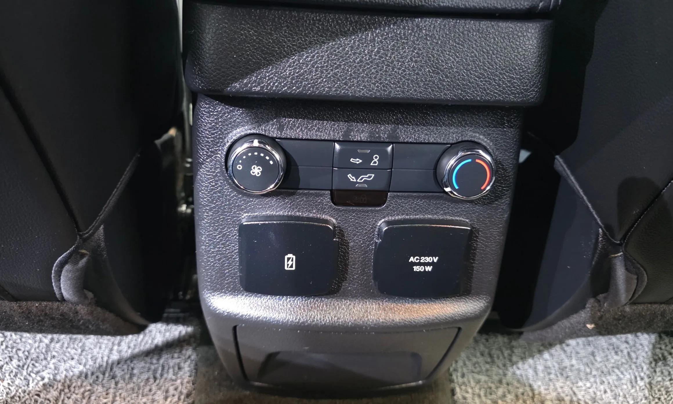 Ford Explorer превью 18
