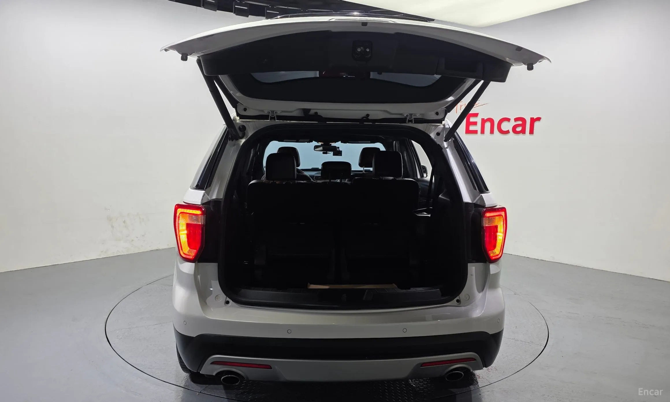 Ford Explorer превью 20