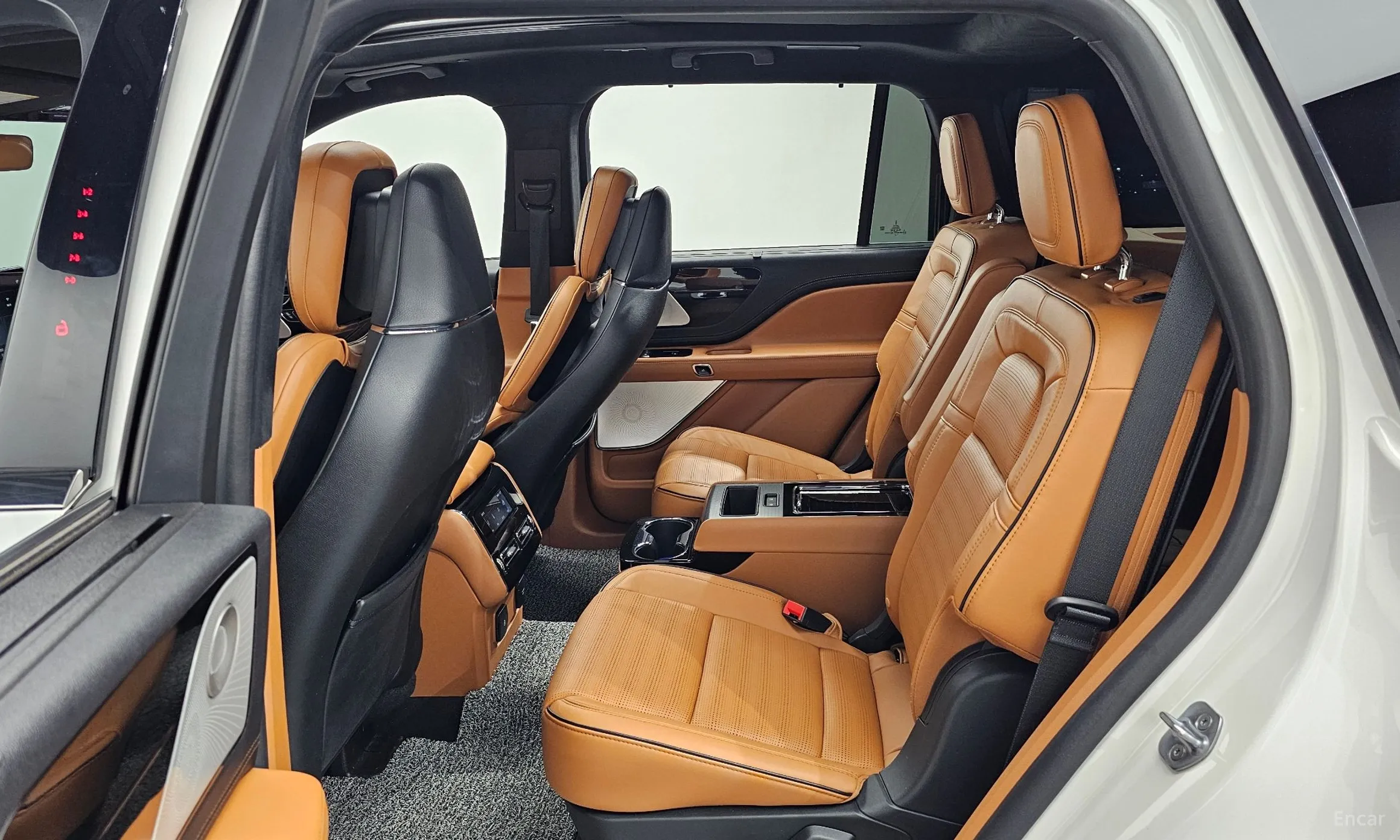 Lincoln Aviator 2nd Generation превью 12
