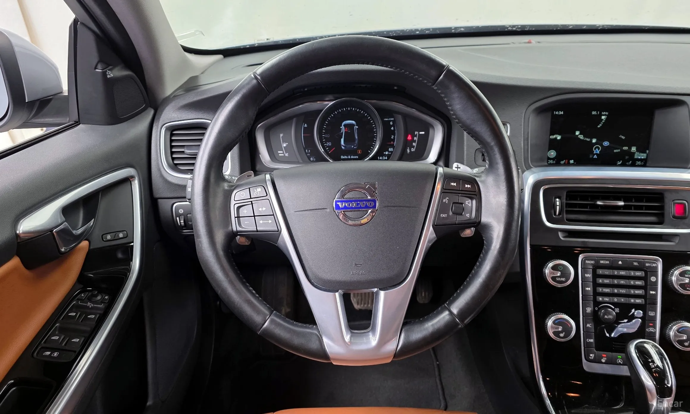 Volvo S60 превью 13