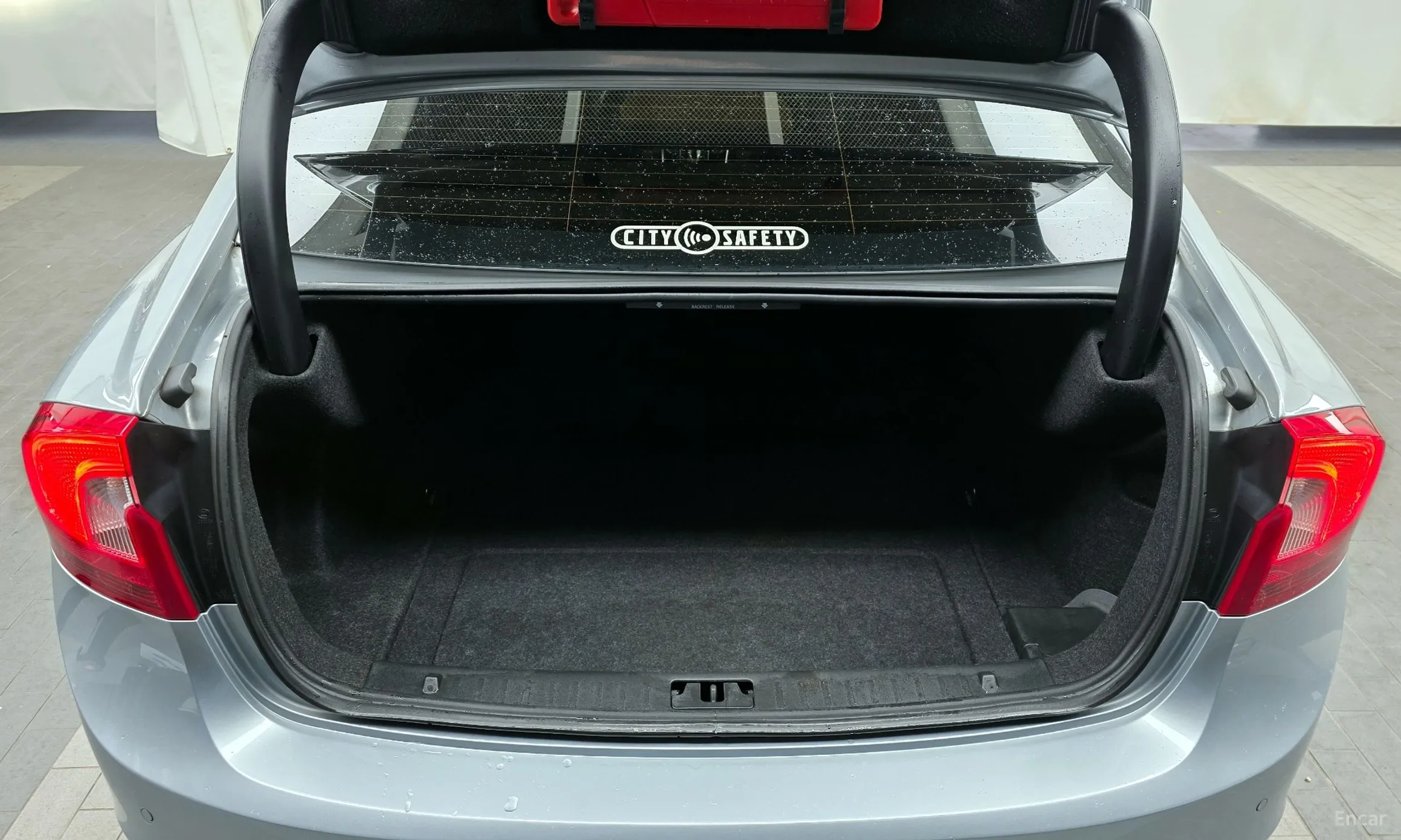 Volvo S60 превью 20