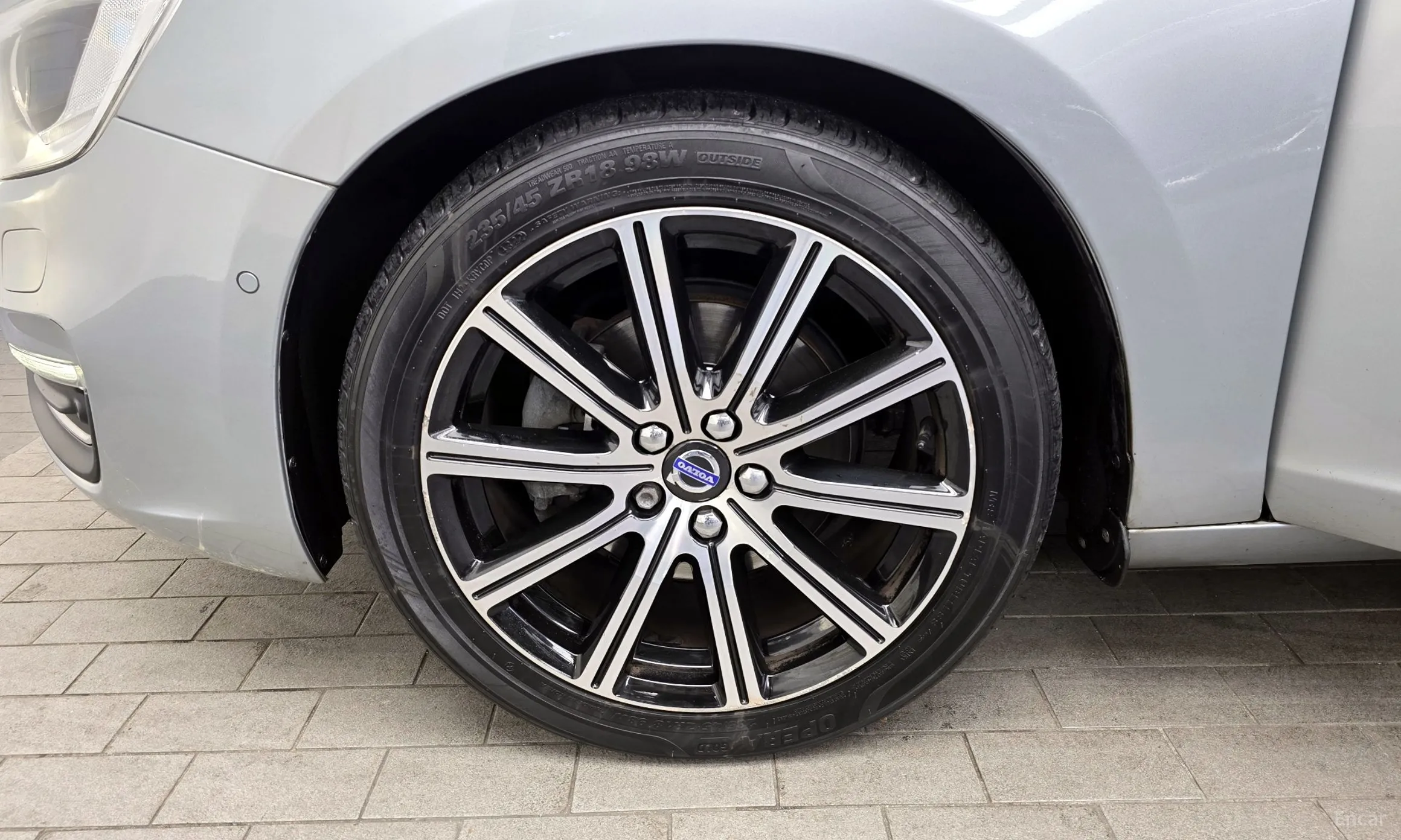 Volvo S60 превью 5
