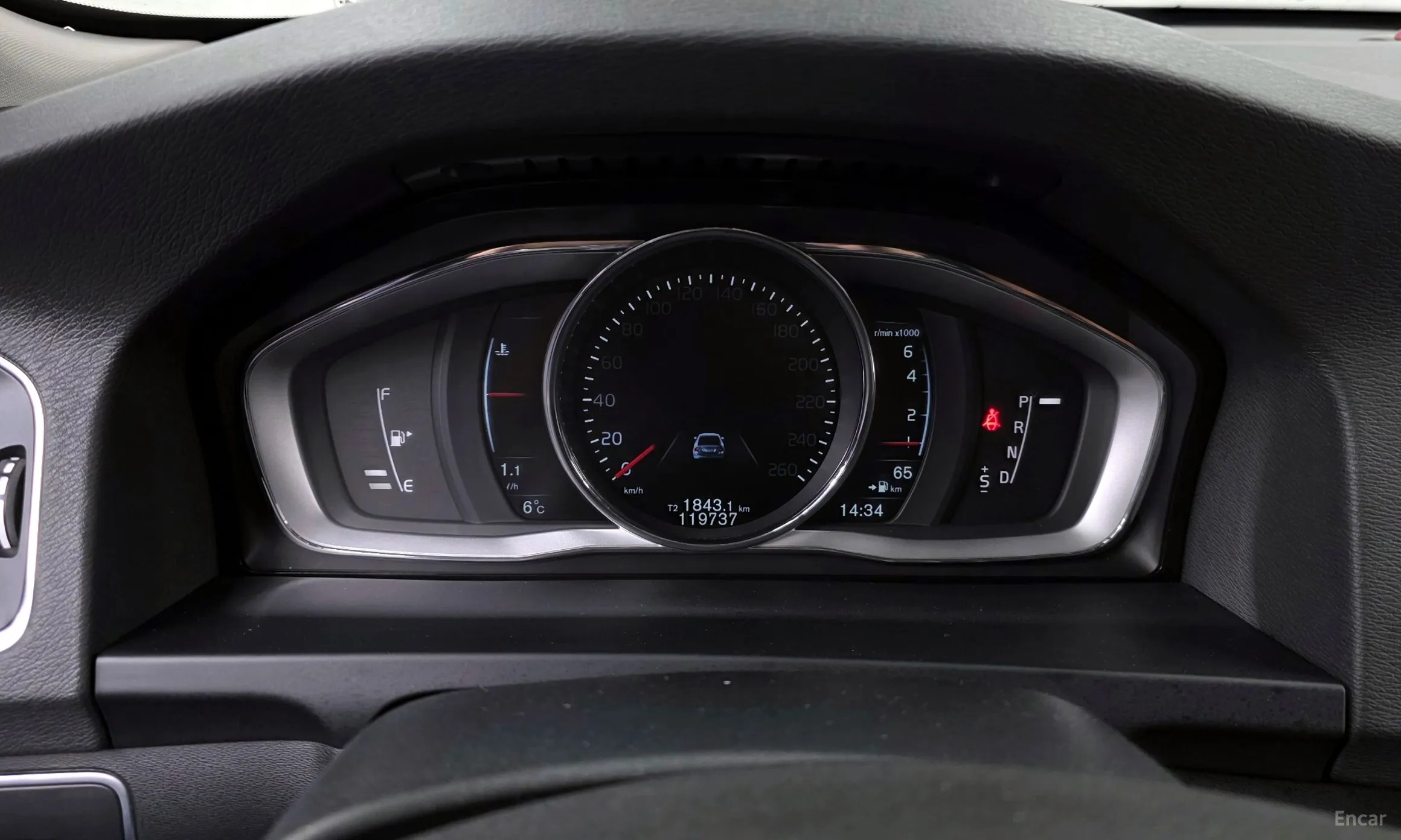 Volvo S60 превью 8