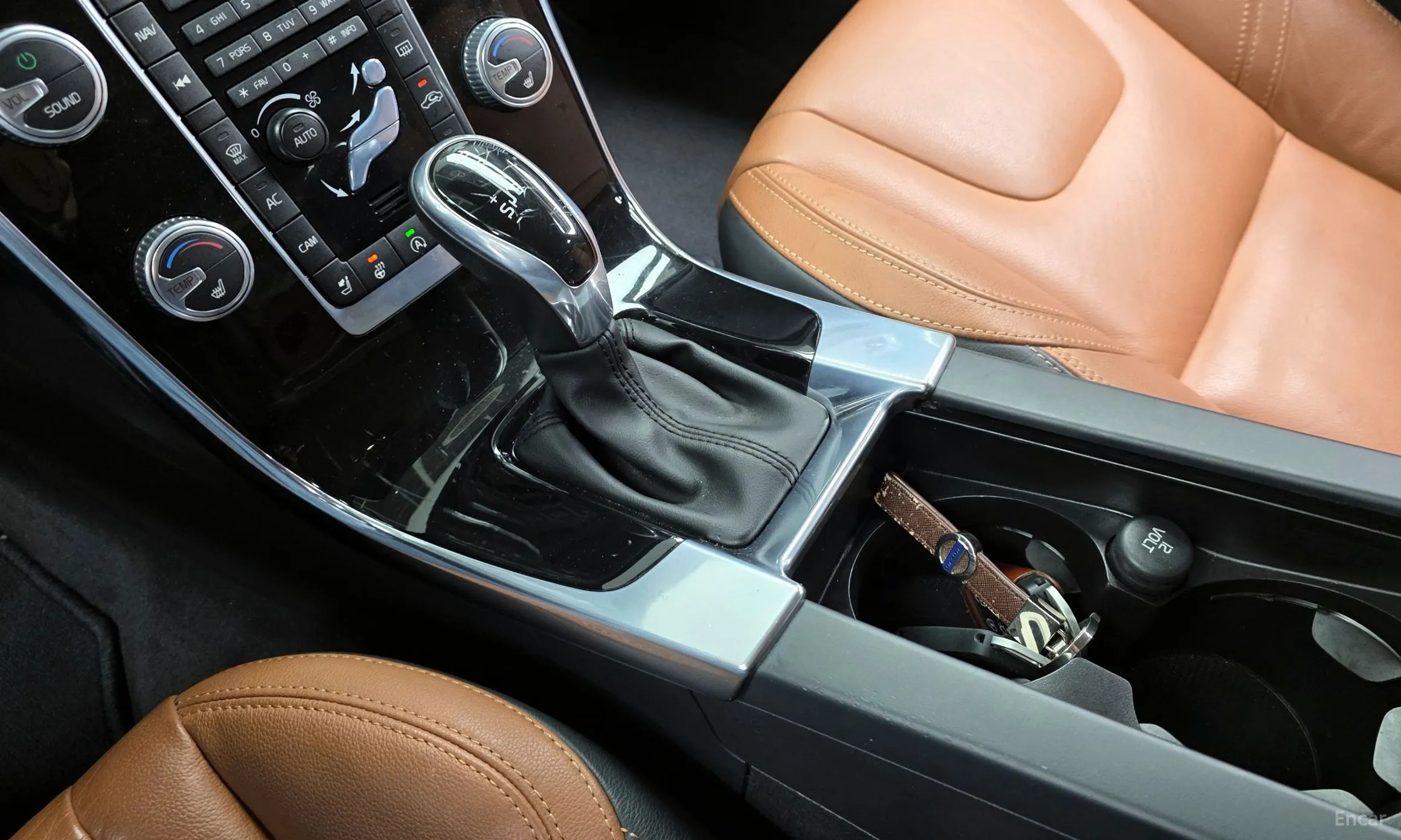 Volvo S60 превью 9