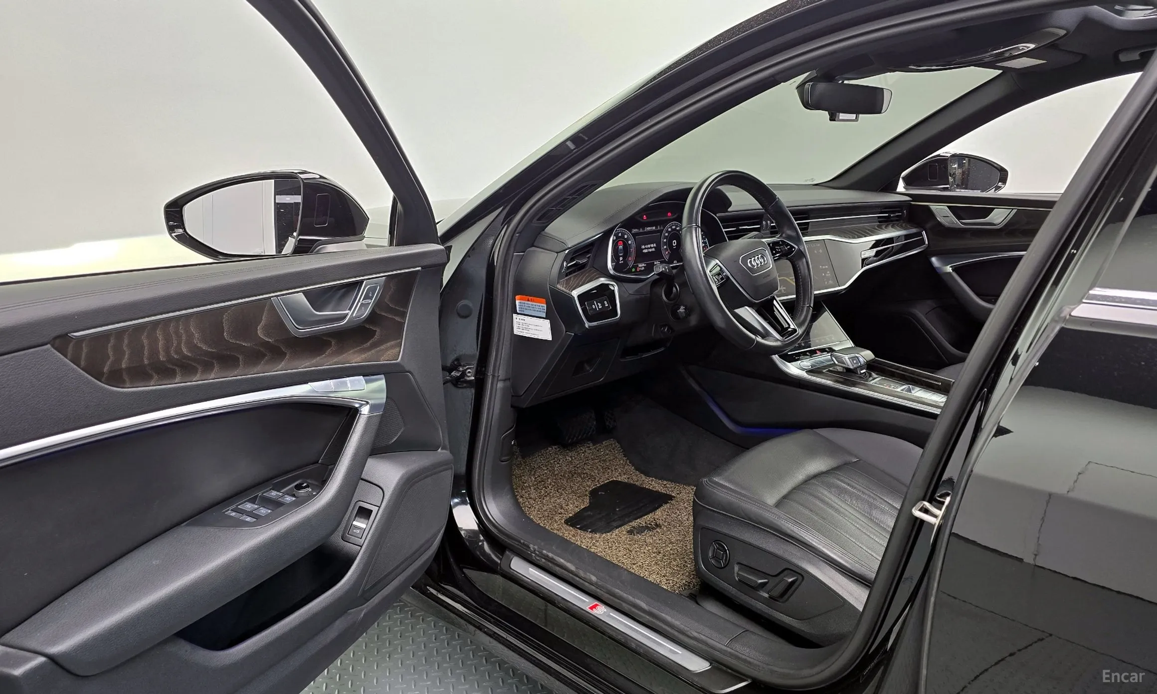 Audi A6 (C8) превью 11