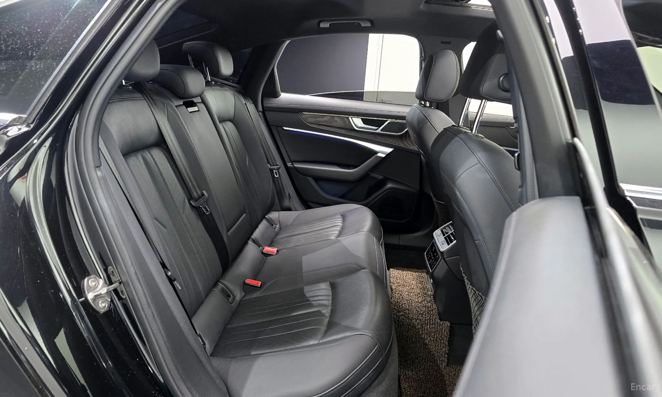Audi A6 (C8) превью 12