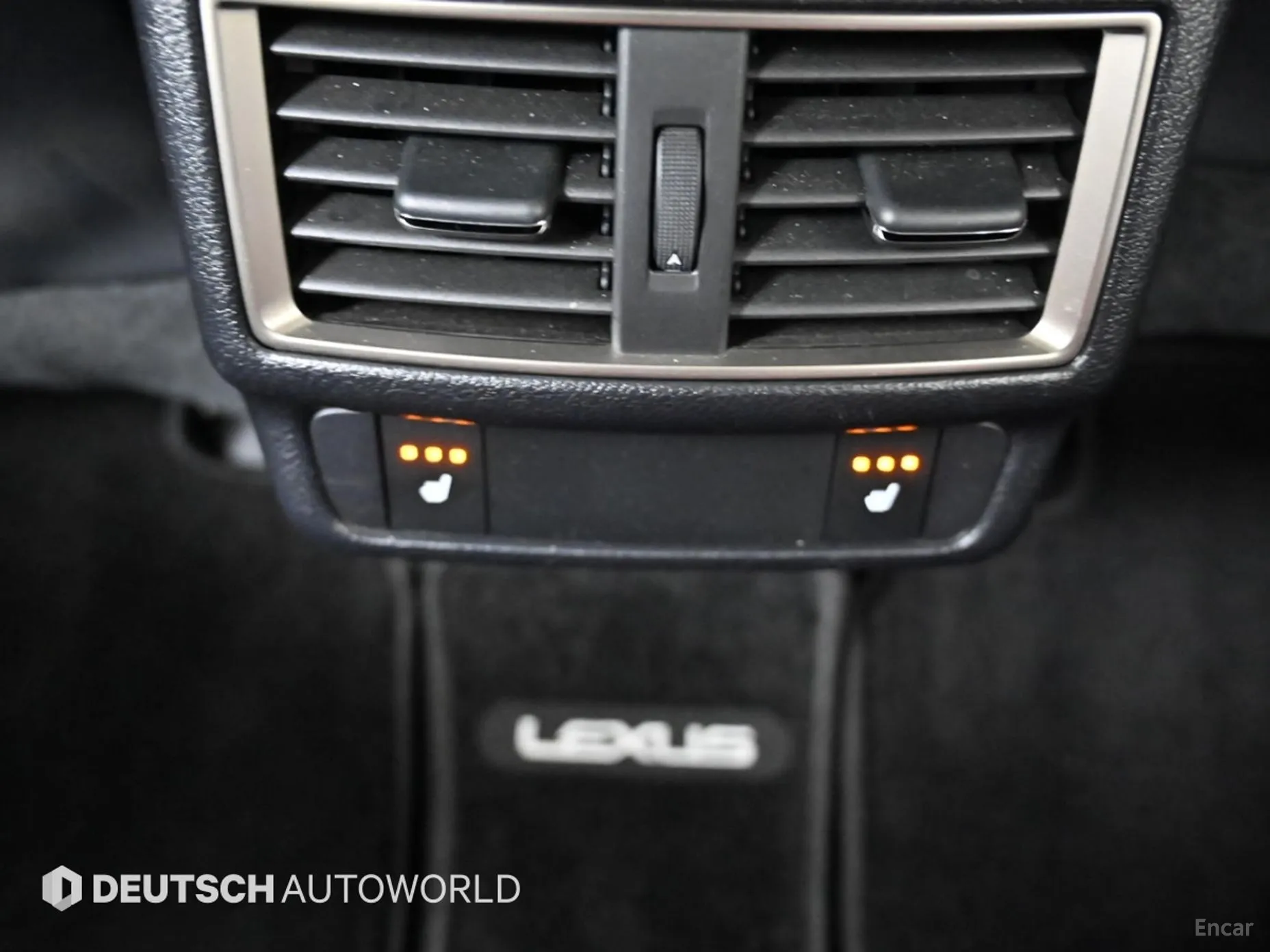 Lexus NX300h превью 16
