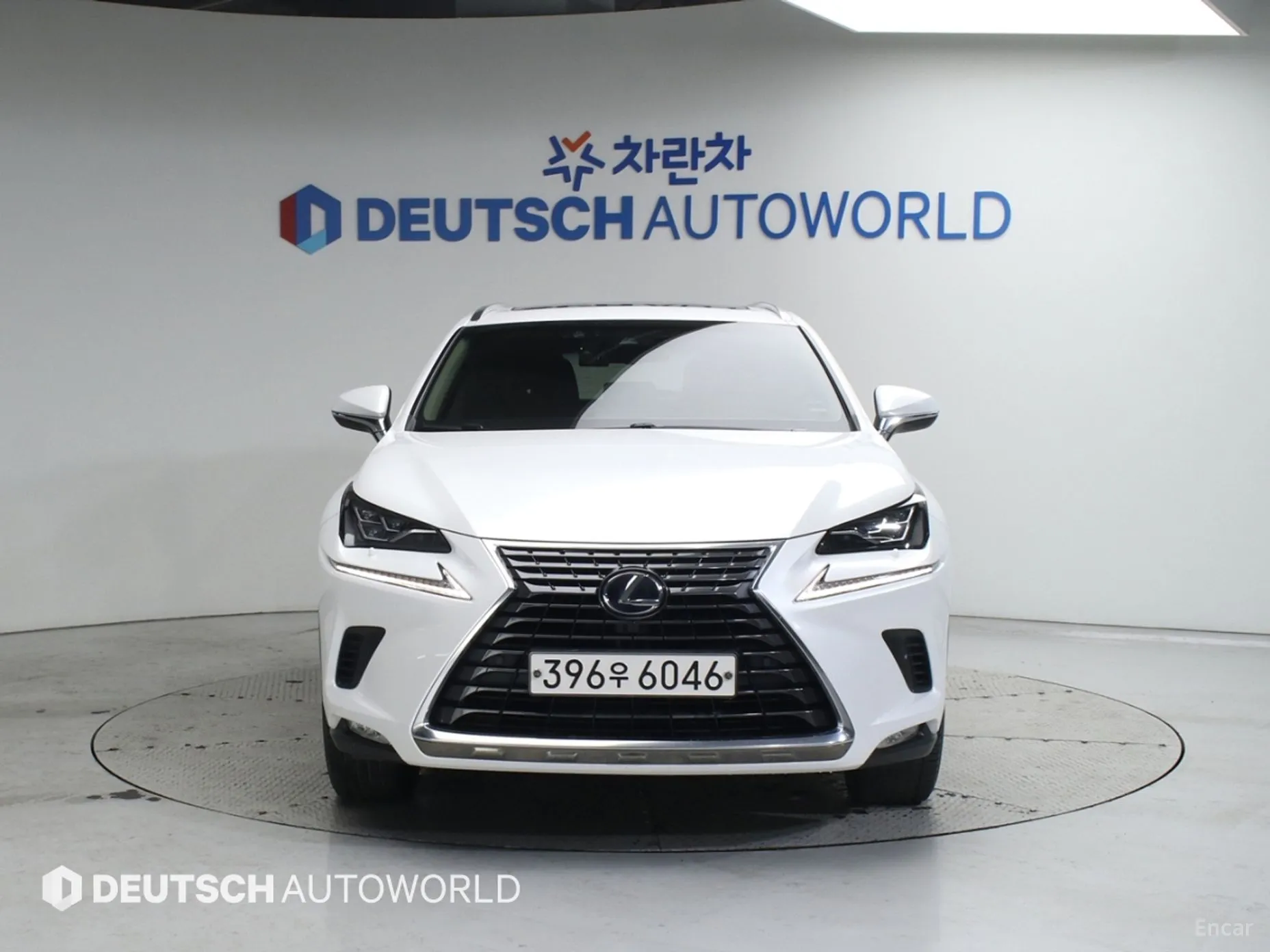 Lexus NX300h превью 3
