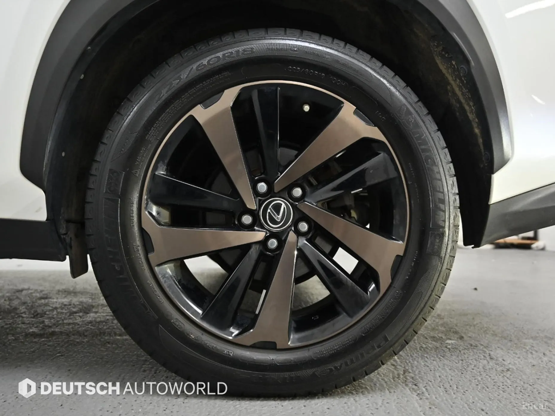 Lexus NX300h превью 5