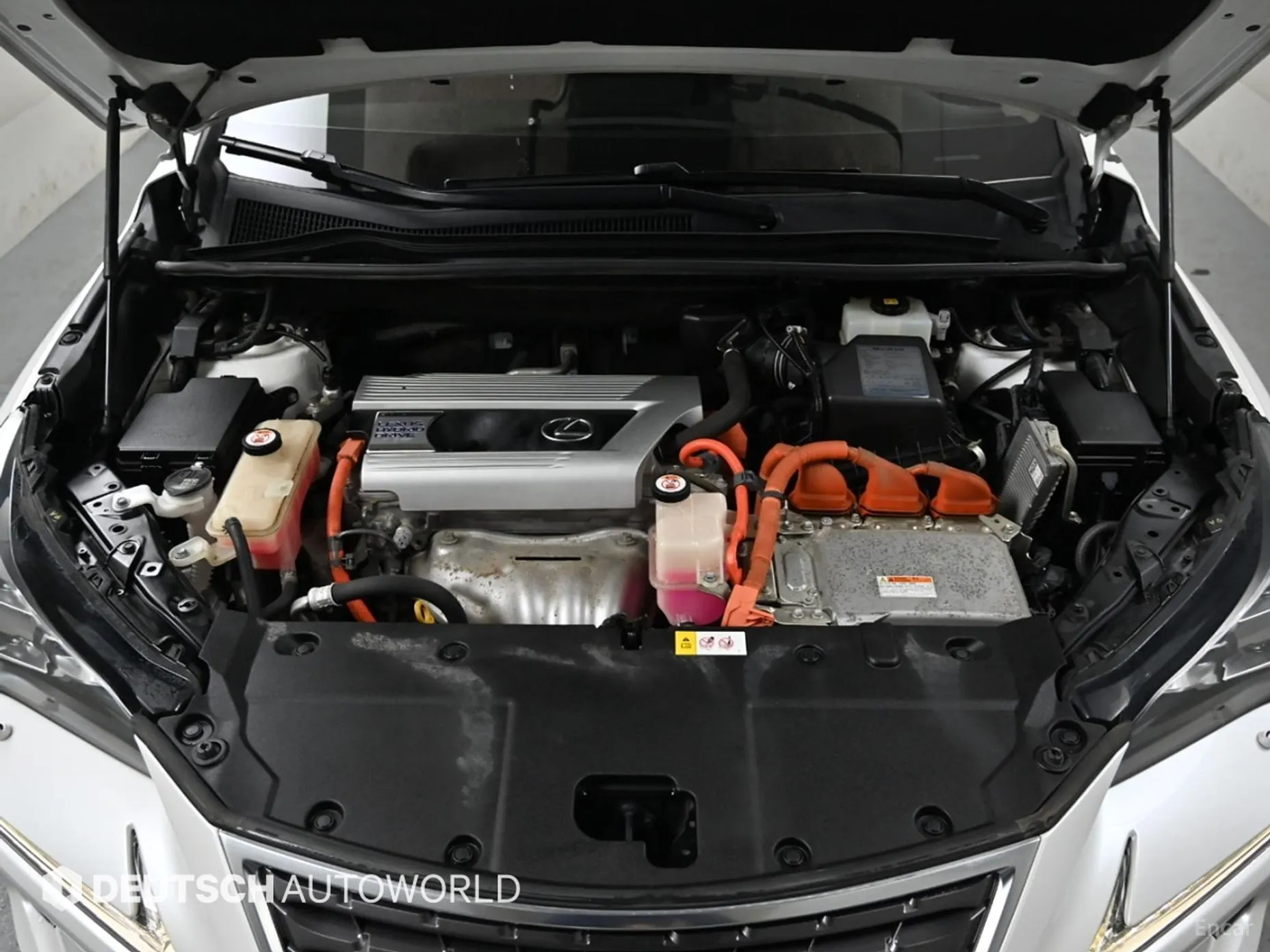 Lexus NX300h превью 6