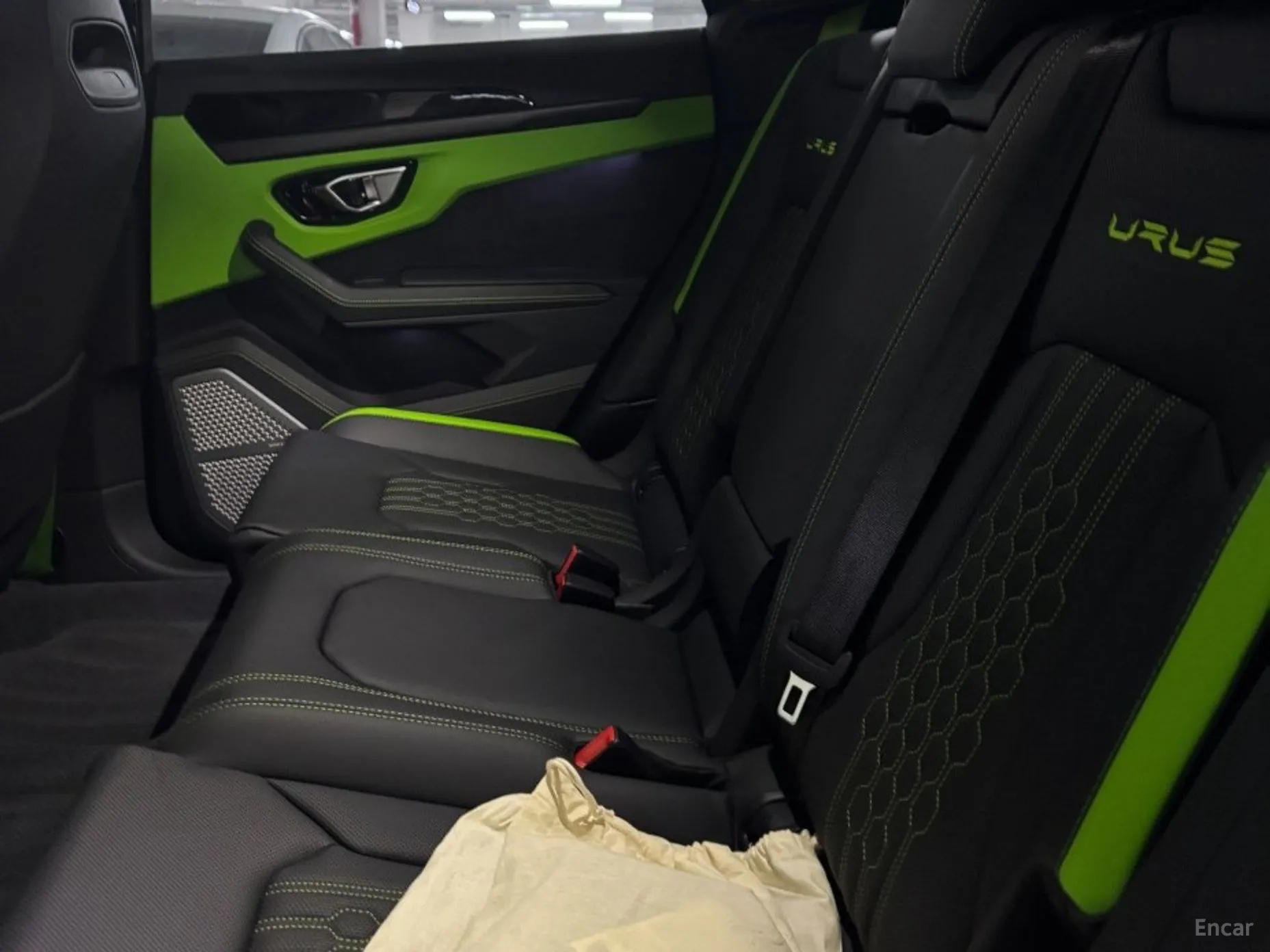 Lamborghini Urus превью 15
