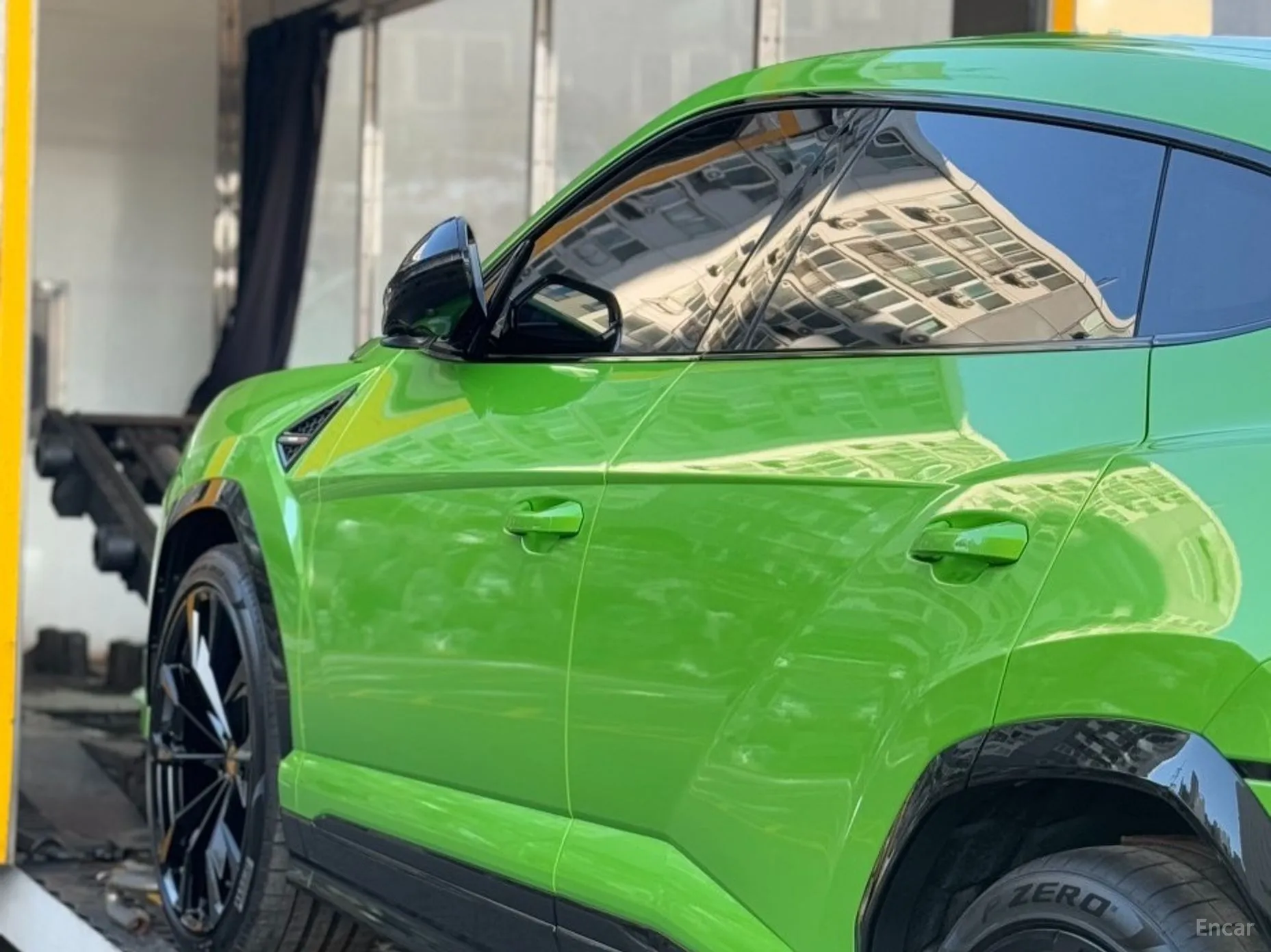Lamborghini Urus превью 6