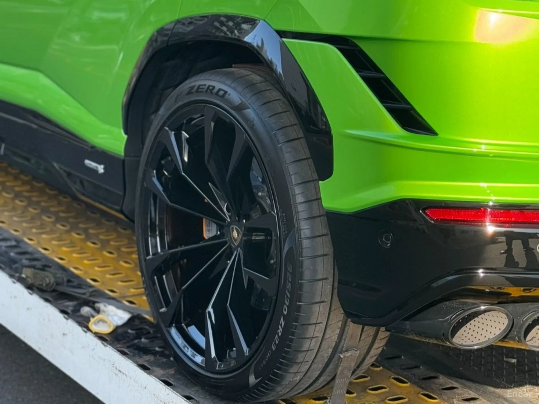 Lamborghini Urus превью 9