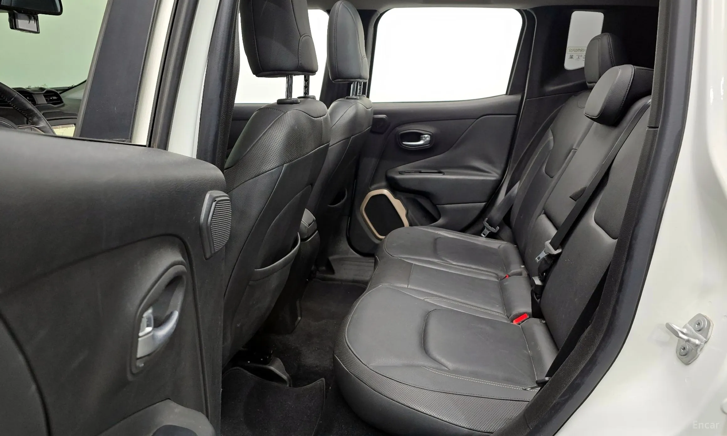 Jeep Renegade превью 12